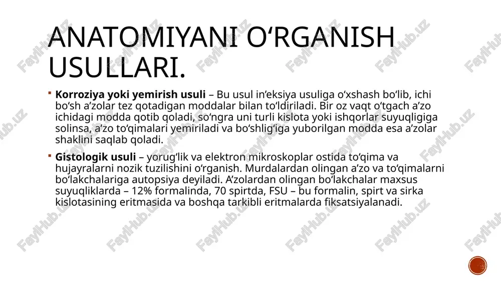 , o‘z-o‘zidan ko‘payadigan, butun tirik o‘simlik va hayvon organizmlarining tuzilish, rivojlanishining va hayotiy faoliyatining elementar birligidir. to‘qima - bu kelib chiqishi, rivojlanishi, tuzilishi jihatdan bir xil bo‘lgan va organizmda muayyan funksiyani bajarishga moslangan hujayralar yig‘indisiga aytiladi. odam organizmida 4 xil to‘qima farqlanadi: epiteliy to‘qimasi, muskul to‘qimasi, biriktiruvchi to‘qima va nerv to‘qima. 1671 yilda malpigi, gryu o‘simlik to‘qimalari hujayralardan tashkil topganini oʻz tekshirishlarida ko‘rsatdilar va gukning kashfiyotini tasdiqladilar. 1680 yilda gollandiyalik a.v. levenguk bir hujayrali organizmlarni tuzilishini birinchi marotaba kashf etgan va bir qancha tirik hujayralarni (eritrotsitlar) tuzilish xossalarini bayon etdi. xix asrda yan purkine hujayra tarkibida protoplazma borligi va 1830 yilda esa ingliz fizigi r.broun birinchi bo‘lib, hujayra tarkibidan maxsus igna bilan yadroni ajratadi va hujayra yadrosiz yashay olmasligini ko‘rsatadilar 1838 –1839 yillarda ikkita nemis olimlari t.shleyden va t.shvann “hujayraviy nazariya” ni yaratadilar. hujayra haqidagi ta’limot keyinchalik nemis olimi virxov tomonidan ancha chuqur rivojlantirildi. rus olimi k.ber ko‘p hujayrali organizmlarning …