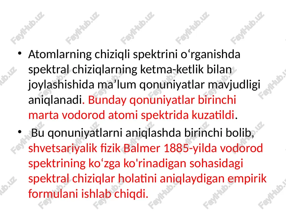 bir chiziq osha joylashgan bir guruh chiziqlar deyarli balmer seriyasidagi chiziqlarga mos keladi, oraliq chiziqlar esa balmer seriyasidagiga o‘xshash emas. ridberg bu seriyani n butun va yarim qiymatlarga ega bo‘lgan balmer formulasi bilan ifodalanishini ko‘rsatdi. butun qiymatlariga balmer chiziqlariga mos kelgan chiziqlar to‘g‘ri keladi, yarim qiymatlariga esa oraliq chiziqlar to‘g‘ri keladi. bu seriyani yerdagi vodoroddan olishga qanchalik urinsalar ham uni olish imkoni bo‘lmadi. nihoyat, bu seriya laboratoriya sharoitida olindi. tajriba muvaffaqiyatli bo’lishi uchun vodorodga geliy aralashtirish kerak edi. bor bu faktlaming chigal majmuasini pikering seriyasi vodorodga emas, balki ionlashgan geliyga taalluqlidir, degan fikrni aytdi. haqiqatdan, quyidagi ifodaga asosan: 𝒱 har doim z ga proporsional va geliy uchun z = 2, u holda ionlashgan geliyning (he+) spektral seriyasi: formulaga mos kelishi kerak. bu yerda geliy uchun m =4 bolsa, u holda formula quyidagi ko‘rinishga keladi: yoki bu formulada n/2 ni k orqali belgilab, quyidagi ko‘rinishda yozish mumkin: bu esa pikering seriyasi …