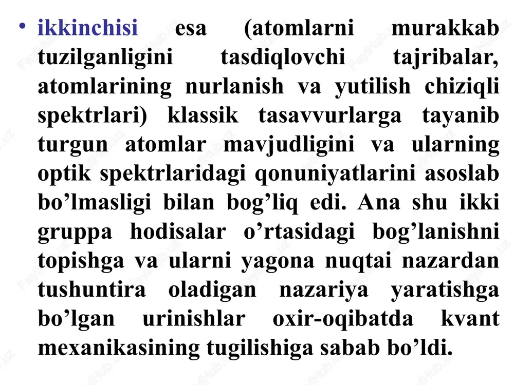 lanish faqatgina elektronning bir orbitadan boshqasiga ya’ni bir energetik sathdan quyidagisiga o’tishi natijasida yo’z beradi. bor bu gipoteza asosida vodorod atomi va vodorodsimon ionlarning nurlanish spektral chiziqlarining chastotalarini yuqori aniqlik bilan hisoblab topishga imkon beruvchi formulani oldi. atomlar kvantlashgan energetik sathlarining mavjudligi 1913 yildayok frank-gerst tajribasida bevosita isbotlandi. 1915-1916 yillarda nemis fizigi arnold zommerfeld bor nazariyasini rivojlantirib, vodorod atomi spektrining nozik strukturasi nazariyasini ko’rdi (radial va azimutal kvant sonlari tushunchasini kiritdi),o’z vatandoshi peter debay bilan birgalikda zeeman effektini tushuntirishga fazoviy kvantlashish shartini qo’lladi va birinchi bo’lib, magnit kvant soni tushunchasidan foydalandi. a. eynshteyn atom sistemalarning spontan va majburiy nurlanish ehtimolliklari koeffistientlarini kiritdi va nazariy ravishda indukstiyalangan nurlanishni bashorat qildi: 1921 yilda n. bor ximiyaviy elementlar davriy sistemasining asosiy xususiyatlvrini tushuntirib berdi. franstuz fizigi lui de-broyl 1924 yilda bor postulatlarining mohiyatini tushuntirish maqsadida o’sha davr fiziklarini o’ta taajjubga solgan gipotezani o’rtaga tashladi: moddiy zarracha harakatiga ma’lum to’lqin tarqalishi mos keladi, masalan, …