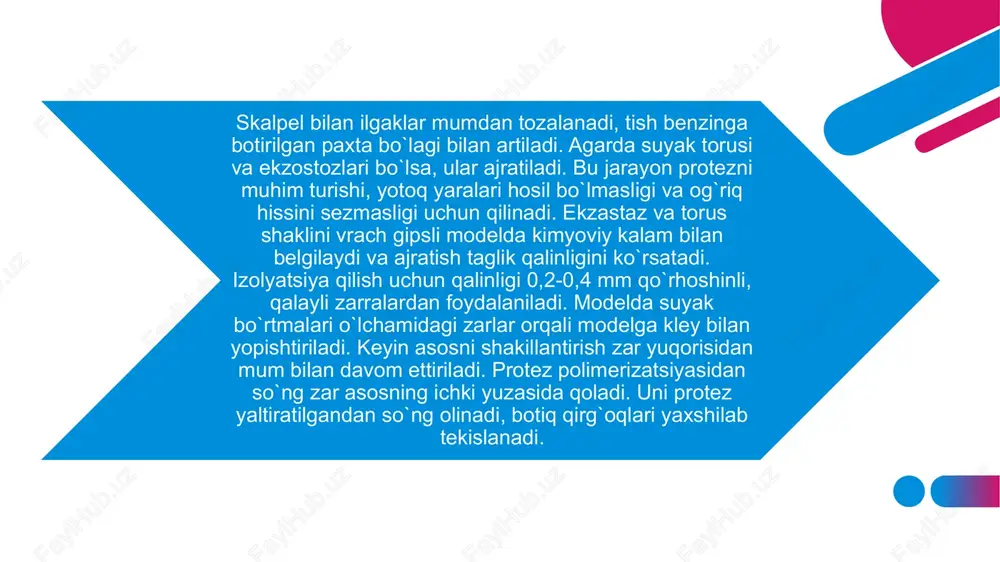 oslashtirish quyidagi bosqichlardan iborat: avval protezni tashqi ko`rinishga protezni qalinligiga e’tibor berish kerak. agar qalinligi 1,5 mmdan ko`p bo`lsa, frez yordamida olib tashlash kerak (yuqori jag` uchun). bazis chetlari yumaloqlashgan bo`lishi kerak. agar bazis chetida o`tkir qirralari bo`lsa, olib tashlab qirralariga silliq shakl berish kerak. «a» chizig`i sohasida protez chegaralari yupqalashtiriladi, agar notekisliklar va yaltiratish sifati sust bo`lsa, tish texnigiga qaytadan ishlov berish uchun yuboriladi. klammerning o`tkir qirralari aniqlansa, korborund tosh yoki rezina disk yordamida o`tmaslashtiriladi. tishlarning tashqi ko`rinishida ularning rangi, o`lchovi va terish sifatida e’tibor beriladi. so`ng protez og`iz bo`shlig`iga kiritiladi. ko`pincha olinuvchi plastinkali tish protezlarini og`izga kiritilishida tabiy tishlar ushlab qoladi. bunda qora qog`oz yordamida tabiiy tishlar sohasida ortiqcha plastmassa frez yordamida protez o`rniga to`la tushguncha olib tashlanadi. protez o`rniga to`la tushgandan keyin, chegarasini ko`ramiz, harakatchan shilliq qavat va burmalar ajratiladi, shilliq qavat egatchasiga e’tibor beriladi. bunda protez o`tuv burmasi darajasigacha e’tibor berish kerak. klammer ekvator chizig`idan pastda …
