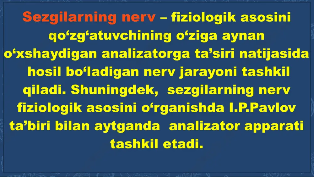 ashish bir daqiqadan so‘ng yuz beradi. uch soniyadan so‘ng bosim sezgisi seskantiruvchining 1/5 kuchini aks ettiradi. qorong‘ilikka to‘liq moslashish uchun 45 daqiqa kerak bo‘ladi. 26 sezgilarning o‘zaro ta’sir qonuniyati quyidagidan iborat: biror-bir analizatorlar tizimidagi kuchsiz seskantiruvchilar boshqa tizimning sezuvchanligini oshiradi, kuchli seskaniruvchilar esa kamaytiradi. masalan, kuchsiz ta’m bilish (nordon) sezgilari ko‘rish sezuvchanligini oshiradi, eshitish va ko‘rish sezgilari o‘rtasida o‘zaro ta’sir kuzatiladi. analizatorlarning o‘zaro ta’sirlashishi, hamda, muntazam mashqlar natijasida sezuvchanlikning oshishi sensibilizatsiya deb ataladi 27 28 a.r. luriya sensibilizatsiya turiga ko‘ra, sezuvchanlik oshishining ikki tomonini ajratib ko‘rsatadi. birinchisi davomli, muttasil xususiyatli va organizmda ro‘y beradigan barqaror o‘zgarishlarga bog‘liq bo‘lgani uchun ob’ektning yoshi aniq holatda sezuvchanlikning o‘zgarishi bilan bog‘langan bo‘ladi. tadqiqotlarning ko‘rsatishicha, his-tuyg‘u organlari sezuvchanligining kuchliligi yosh o‘tishi bilan oshib borib, 20-30 yoshlarda eng yuqori cho‘qqiga chiqadi, keyinchalik esa asta-sekin pasayib boradi. 29 sezgilarning o‘zaro ta’sirlashuvida sinesteziya, ya’ni, qo‘zg‘alish ta’sirida boshqa analizatorlarga xos bo‘lgan bir xil sezgi analizatorining hosil bo‘lishi kabi holat …