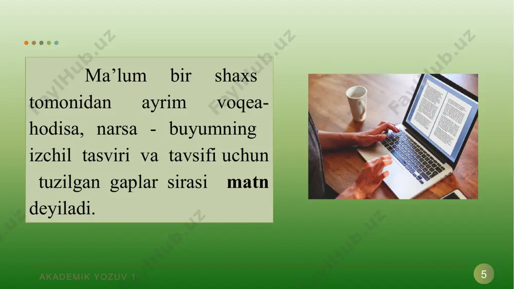 i qisqartmalar, mundarija. akademik yozuv 1 23 matnda hamma narsa o‘zaro bog‘langan, hattoki murakkab sintaktik butunlik va undagi alohida gaplar ham. jumlalararo aloqaning turli vositalari mavjud. akademik yozuv 1 matn vosita muallif 24 katta va murakkab matnlar ichida tarkibidagi komponentlarini ajratib ko‘rsatish mumkin – murakkab sintaktik butunlik (katta matnda boblar, paragraflar va b.). bu matnda mikromatnni ochib beruvchi bir guruh gaplar bo‘lib, boshlanish, fikrlar rivoji va xotimalarga ega bo‘ladi. bir murakkab sintaktik butunlik doirasida har bir keyingi gap avvalgi gapdan kelib chiqqan savolga javob beradi. keyingi gapga savol berib bo‘lmaslik murakkab sintaktik butunlik tugaganini anglatadi. akademik yozuv 1 25 predmetli aloqa (matndagi alohida qismlar insonlar ismi, predmetlarning nomi bilan birlashadi); vaqtli aloqa (matnda yagona vaqt makoni mavjudligi). vaqtdagi birgalik grammatik va leksik ifodalanadi; makonli aloqa (shahrimizda,u yerda,bu yerda va b.). akademik yozuv 1 26 yozma hikoya matnida gaplar, odatda, mavzudan, xabar predmetidan, biron-bir tanish narsadan (avvalgi hikoyadan) yoki mazmun jihatidan …