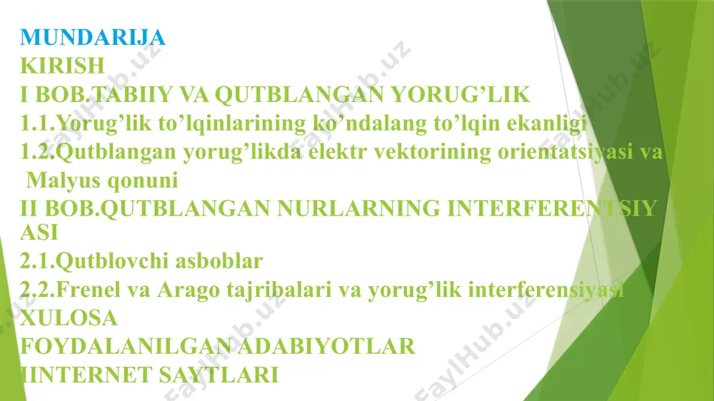 tblanishi atamasini fanga i. nyuton kiritgan, uning tabiatini j. k. maksvell yorugʻlikning elektromagnit nazariyasida tushuntirib bergan. fransuz fizigi e. malyus island shpati parchasi orqali parijdagi lyuksemburg saroyining botayotgan quyosh nurlaridan yaltirab turgan oynalarini kuzatib, kristallning maʼlum vaziyatda faqat bittagina tasvir koʻrinishini ajablanib payqadi. shu va boshqa tajribalar asosida hamda i. nyutonning yorugʻlikning korpuskulyar nazariyasiga tayanib, e. malyus quyosh yorugʻligida tartibsiz yoʻnalgan korpuskula (zarra) lar biror sirtdan qaytgandan yoki anizotrop kristalldan oʻtgandan keyin maʼlum yoʻnalishga ega boʻlib qoladi, deb faraz qildi. bunday "tartiblangan" yorugʻlikni u qutbllangan yorugʻlik deb atadi. yorugʻlik manbalaridan chiqqan yorugʻlik toʻlqinlari tartibsiz tarqaladi, yaʼni toʻlqinlar turli tekisliklarda tebranadi. bunday toʻlqinli yorugʻlik tabiiy yorugʻlik deb ataladi. tabiiy yorugʻlikdan farqli ravishda e va h vektorlarning oʻzaro perpendikulyar tashkil etuvchilari orasida doimiy fazalar farqi mavjud boʻlgan yorugʻlik qutblangan yorugʻlik deb ataladi. yorugʻlik manbaining hamma elementar qismlaridan bir xil toʻlqinli yorugʻlik nurlari chiqsa, bunday yorugʻlikka toʻla qutblangan yorugʻlik deyiladi. 1-rasm.a-yassi qutblangan,b-tabiiy,d-qisman qutblangan …