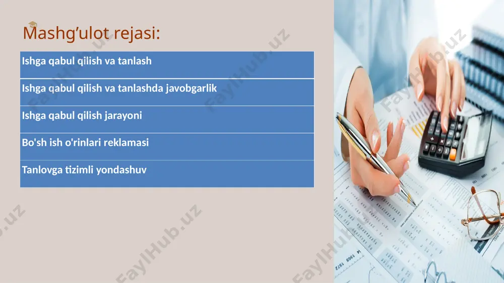 arini aniqlash ba'zi firmalar ishga yollash va boshqa inson resurslari (hr) faoliyatini boshqarish uchun ko'pincha inson resurslari menejeri nazorati ostida mutaxassislarni yollaydi. ishga qabul qilish va tanlashda kadrlar bo'limining roli quyidagilarni o'z ichiga olishi mumkin: • inson resurslariga bo'lgan ehtiyojni baholash (hr-rejalashtirish) • xodimlar hisobini yuritish • mehnat bozori tendentsiyalaridan xabardor bo'lish. • yangi xodimlarni qabul qilish uchun reklama • tashkilotning teng imkoniyatlar va boshqa qonunlarga rioya etishini ta'minlash inson resurslari yo'nalish menejerlari ko'pgina hollarda, yo’nalishda boshlig’ tayinlashda potentsial salohiyatga ega xodim ishga olinadi. (a) kichik biznesda ular yollash uchun faqat javobgar bo'lishi mumkin. (b) kattaroq tashkilotlarda yo’nalish menejerlari quyidagilar uchun javobgar bo'lishi mumkin: • qo'shimcha kadrlar uchun so'rov: bo'sh ish o'rinlari to'g'risida xabar berish yoki bo'sh ish o'rinlarini ro'yxatga olish • ko'nikma talablari va kerakli atributlar bo'yicha maslahat • skrining suhbati (ehtimol hr mutaxassislari bilan hamkorlikda) • tanlov bo'yicha oxirgi jarayonlar hozirgi tendentsiya - bu ishga yollash va tanlash …