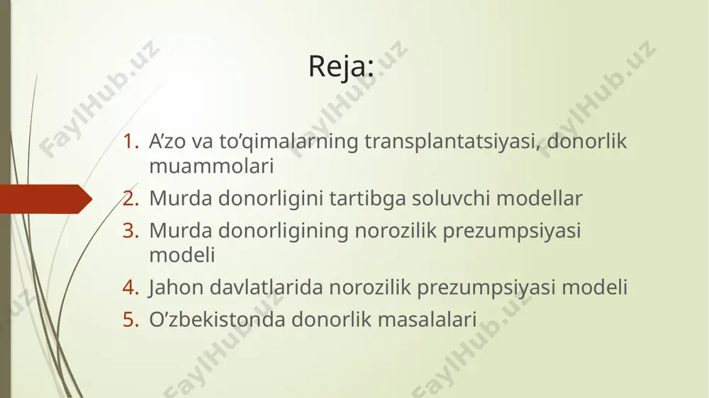 ientga transplantatsiyadan boshqa usullar bilan yordam berishning imkoni yo‘q; bunda donorga etkazilgan zarar retsipientda oldi olingan zararga qaraganda kam bo‘ladi. dunyoning barcha davlatlari qonunchiligi odam a’zo va to‘qimalari savdosini qat’iyan man etadi. shunga qaramay a’zo va to‘qimalar transplantatsiyasini jinoiy tus olishi borasida tashvishga soladigan jiddiy asoslar mavjud. boshqa tibbiy muolajalar kabi rejalashtirilgan operatsiyada vujudga kelishi mumkin bo igan barcha noxush oqibatlar haqida to‘la ma’lumctga ega boigan retsipientdan rozilik olish transplantatsiya uchun ham asosiy shartlardan biridir. shu bilan birga sog‘lom insondan bitta bo‘yrakni olinishi ma’lum bir xavf bilan kechadi va kelgusida uning potentsial imkoniyatlari bir muncha cheklanadi. shu sababli o‘z bo‘yragini berish istagini bildirgan inson bu haqida ma’lumotga ega bo‘lishi lozim. a’zo va to'qimalaming transplantatsiyasi haqidagi qonunchilikda tirik shaxslardan a’zo va to‘qimalami olish shartsharoitlari aniq va to‘la ko‘rsatilgan bo‘lishi lozimligi hamma tomonidan e’tirof etilgan. jumladan, rossiya federatsiyasining “a’zo va (yoki) to‘qimalaming transplantatsiyasi” haqidagi qommining 11-moddasida quyidagilar qayd etilgan: “a’zo va (yoki) …