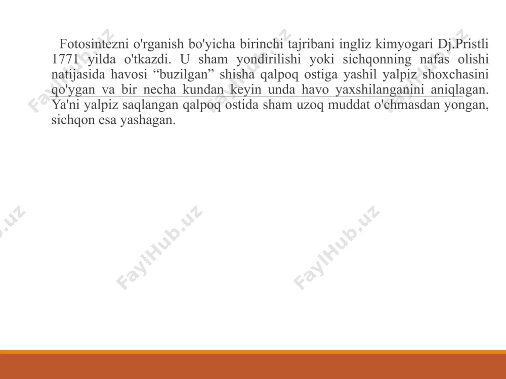 loroplastlarda xlorofill bilan birgalikda uchraydi. likopin (s40 n56) asosan to'q sariq yoki qizil bo'ladi. a, v-karotinlar yaxshi o'rganilgan bo'lib, ular fotosintez uchun muhim ahamiyatga ega. ksantofillar tarkibida kislorod bo'lib, ular asosan sariq rangda ko'rinadi. lyutein(с40 н56 о2) va violaksantin (с40 н56 о4) ksantofillarning asosiy vakillari hisoblanadi. karotinoidlar xlorofill, benzol, atseton kabi eritmalarda yaxshi eriydi. yuqori harorat yorug'lik va kislotalar ta'sirida yengil parchalanadi. karotinoidlar bir qancha fiziologik vazifalarni bajaradi: 1) fotosintez uchun zarur bo'lgan yorug'lik nurlarini yutadi; 2) xlorofill molekulasini kuchli yorug'lik ta'siridan muhofaza qiladi; 3) fotosintez jarayonida molekulyar kislorodning ajralib chiqishida ishtirok etadi. karotinoidlar to'lqin uzunligi qisqa bo'lgan (450-530 nm) ko'k–binafsha va ko'k nurlarni qabul qilib, xlorofill “a” ga yetkazib beradi hamda fotosintez jarayonida ishtirok etadi. suv ostida yashovchi o'simliklarda xlorofill “a” va karotinoidlardan tashqari maxsus pigmentlar ham bo'lib, ularga fikobilinlar kiradi. yaxshi o'rganilganlari fikoeritrin va fikotsianindir. fikoeritrin (с34 н47 n4 о8) qizil rangli bo'lib, qizil suv o'tlarining pigmentidir. fikotsian …