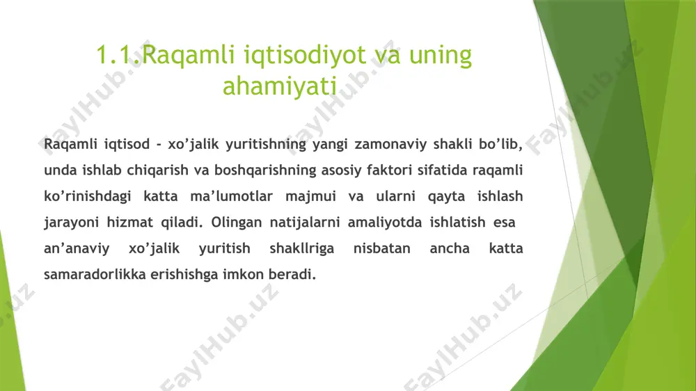 aloqa sxemalari murakkablik darajasining ortishi;  iqtisodiyotning barcha sohalarida raqobatning keskin kuchayishi;  ishlab chiqaruvchilar va iste’molchilar xulq-atvor modellaridagi o‘zgarishlar;  ma’muriy va soliq kodekslarini qayta ko‘rib chiqish zarurati. biznes-jarayonni raqamli o‘zgartirishnibpms (business process management suite) sinfidagi tizimlar yordamida amalga oshirish mumkin. raqamli o‘zgartirishning ikkinchi bosqichi alohida operatsiyalarni bajarishni avtomatlashtirish hisoblanadi. masalan, mijozning ishonchliligini baholash, xuddi o‘quv kursi tinglovchilari orasida test sinovi o‘tkazish kabi, avtomatik ravishda amalga oshiriladi. operatsiyalarni avtomatlashtirish uchun ko‘pincha matematik algoritmlar yoki hatto sun’iy intellekt asosida mustaqil ravishda qaror qabul qiladigan «raqamli robotlar»dan foydalaniladi.aytish mumkinki, raqamli iqtisodiyot va elektron tijoratning rivojlanishi uchta asosiy segmentda ko‘rib chiqiladi:  real tovarlar va hizmatlar ta’minotchilari hamda xaridorlari sektori;  dasturiy ta’minot va texnologiyalar ishlab chiquvchilar sektori;  qonunchilik bazasi, kadrlar tayyorlash tizimi, barcha turdagi ma’lumotlar uzatish va saqlash kanallari ko‘rinishidagi infratuzilma. bunda u quyidagi yo‘nalishlarni va texnologik segmentlarni o‘z ichiga qamrab oladi:  bigdata;  sun’iy intellekt;  blokcheyn;  …