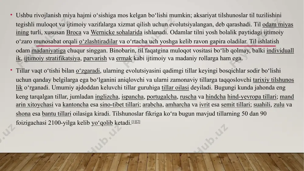 di. tilning kamroq umumiy bulgan struktur xususiyati alohida soʻzlar doirasida yanada kichikroq fonetik-semantik qismlar — morfemalarning ajralishidir. nutq jarayonida har qanday nutq hodisasining gaplar tashkil etishi har qanday tovush tilining universal xususiyati hisoblanadi. umumiy xususiyatlar doirasida turli xil tillarda ularni tashkil etuvchi elementlarning cheksiz variantlashuvi va bu elementlarning nutq jarayonidagi oʻzaro munosabati kuzatiladi. til mehnat va ijtimoiy ong bilan birgalikda bir-biriga oʻzaro bogʻliq boʻlgan, insonni hayvondan farqlovchi 3 ta eng muhim xossalardan birini tashkil etadi. ushbu hossalar ichida mehnat muhim ahamiyatga ega boʻlib, u jamiyat mavjudligining moddiy asosi hisoblanadi. tilning tafakkur, ijtimoiy ong bilan aloqasi nihoyatda uzviy, chambarchasdir. til belgilari — soʻzlar, soʻz birikmalari va gaplar — moddiy shakllar boʻlib, ularda ongning ideal mahsullari — aniq tasavvurlardan tortib eng mavhum va umumlashtiruvchi tushunchalar yoki hukmlargacha obyektiv tarzda oʻz aksini topadi. shunday kilib, til nafaqat fikrni ifodalash yoki fikr almashish vositasi, balki ijtimoiy ongda fikrlarni shakllantirish va mustahkamlash vositasi ham hisoblanadi. …