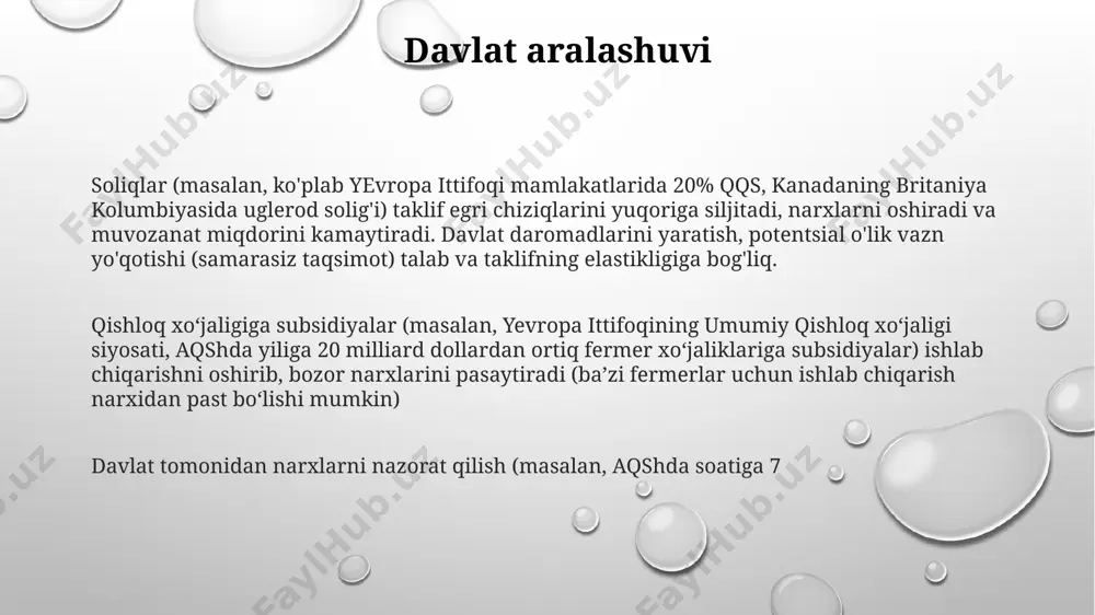 i chizig'i (turli narxlardagi talab miqdori) o'zaro ta'siri natijasida hosil bo'ladi jahon ta'minot zanjiri (masalan, osiyo, yevropa va shimoliy amerikadagi yarim o'tkazgichlar ishlab chiqarish) bozor narxlariga ta'sir qiladi narx elastikligi talab nazariyasi yuqori narxlar qd ni kamaytiradi (teskari bog'liqlik, boshqa shartlar o'zgarmas) narx elastikligi talab (td) yoki taklif (tk) miqdorining narx o'zgarishlariga bo'lgan sezgirligini o'lchaydi (masalan, los-anjelesda benzin narxining 10% ga oshishi 5% td kamayishiga olib kelishi elastik emasligini bildiradi). elastiklik >1 elastik; <1 elastik emas; =1 birlik elastik ta'minot nazariyasi narx va qs o'rtasidagi to'g'ridan-to'g'ri bog'liqlikni ko'rsatadi: yuqori narxlar ko'proq ishlab chiqarishga turtki beradi (boshqa shartlar o'zgarmas) talab o'zgarishlari ta'minot zarbalari (masalan, 2022-yilgi neft narxining oshishi texasda benzin talabiga ta'sir etib, narxlarni 15% dan ortiq oshirdi); iste'molchilarning ishonchining pasayishi (2008-yildagi moliyaviy inqirozdan keyin kaliforniyada uy-joy talabiga 30% ta'sir ko'rsatdi); kirish xarajatlarining oshishi (masalan, yarimo'tkazgichlarning yetishmasligi 2021-yilda yaponiyada avtomobil ishlab chiqarish va sotishga 20% ta'sir ko'rsatdi) davlat siyosati (masalan, yevropa …