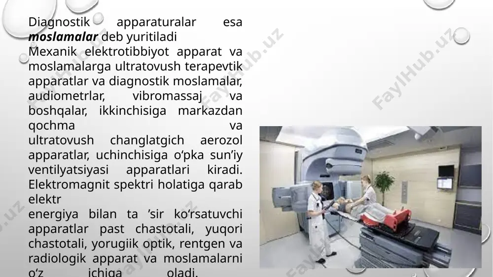 iya nazorati talabi bo‘yicha rentgendiagnostika kabineti maxsus binoda yoki odam kam joyda tashkil qilinishi mumkin. blinda nurlanish xavfsizligini saqlash uchun kabinet hamma tomondan saqlanish vositalari bilan ajratilgan bo‘lishi kerak. zamonaviy rentgendiagnostika kabineti 4 xona va hojatxonadan iborat bo‘lishi kerak: muolaja xonasi, boshqarish pulti xonasi, shifokor xonasi, fotolaboratoriya. muolaja xonasi katta, unda rentgen apparatining asosiy qismlari joylashgan bo‘lib, bu xonada shifokor rentgenolog bemorni tekshiradi, rentgen laborant esa suratga oladi boshqarish pulti xonasida rentgen apparatining boshqarish pulti qurilmasi joylashgan bo‘lib, rentgen apparatining kerakli ish stolida ishlashini masofadan boshqaradi. xonaning hajmi 6 — 9 m2bo‘lishi lozim. muolaja xonasi boshqarish pulti xonasi bilan gaplashish apparati orqali boglangan bo‘lib, ular o‘rtasidagi devorda qo‘rg‘oshinlangan oyna solingan qaraydigan darcha bo'lishi kerak, undan bemor va xodimlarni kuzatish uchun foydalaniladi. shifokor xonasining hajmi 10 m2 bo‘lis hi kerak. bu xonada shifokor nurlanish bilan bog‘lanmagan ishlarni bajaradi. fotolaboratoriyada surat olingan plyonkalarga ishlov beriladi (tasvimi yoritish, mahkam qilib qo‘yish, oqib turgan …