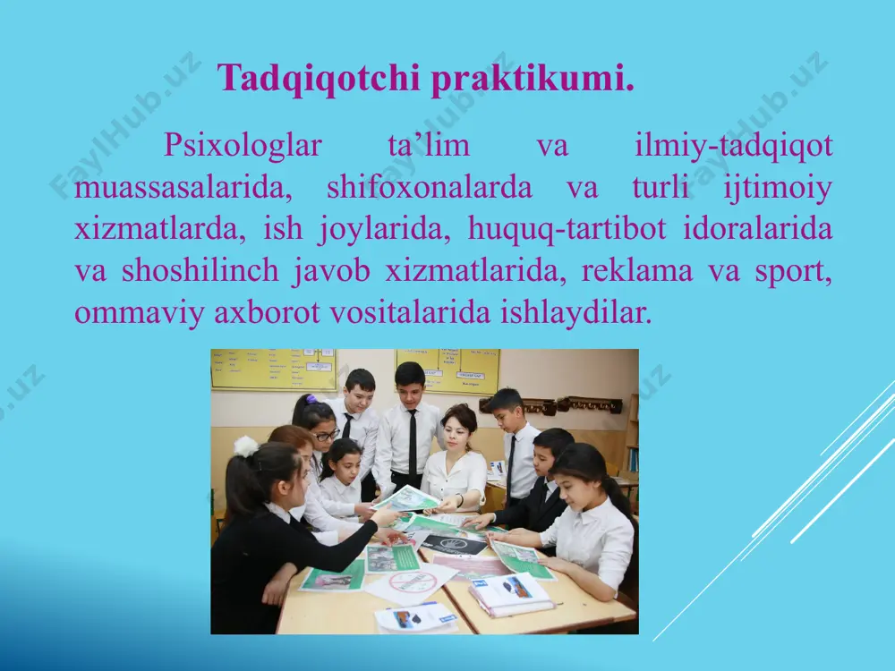 atlar va holatlarni o‘rganish) o‘zgartirish (tuzatish, rivojlantirish, shakllantirish) psixolog kasbiy faoliyat vazifalarining uchta asosiy turi bilan belgilanadi: tadqiqot (yangi ilmiy bilimlarni hosil qilish), tekshirish (muayyan ruhiy xususiyatlar va holatlarni o‘rganish) va o‘zgartirish (tuzatish, rivojlantirish, shakllantirish). kasbiy faoliyat vazifalari psixolog faoliyatining uchta asosiy turi bilan belgilanadi: tadqiqot (yangi ilmiy bilimlarni hosil qilish), tekshirish (muayyan ruhiy xususiyatlar va holatlarni o‘rganish) va o‘zgartirish (tuzatish, rivojlantirish, shakllantirish). vazifalar jihatidan shunday qilib, psixolog ikki asosiy (shartli ravishda ajratilgan) rollarda harakat qiladi: tadqiqot psixolog va amaliy psixolog sifatida. tadqiqot psixolog odatda institutlar va laboratoriyalarda ishlaydi, idrokning xususiyatlarini, hissiy holatlarni, irodaviy tartibga solish va yehtiyojlarni, fikrlash va xulq-atvor namunalarini, yosh xususiyatlarini, shaxslararo munosabatlarni va boshqalarni o‘rganadi (jami 100 psixologiya tarmoqlari). ko‘pincha psixolog tadqiqotchi har qanday psixologik fanlar o‘qituvchisi sifatida talabalar bilan ishlaydi. tadqiqot psixologining asosiy vazifasi-yangi bilimlarni yaratish, insonning ichki dunyosi va uning xulq-atvori haqida yangi narsalarni kashf qilishdir. amaliy psixolog shaxsiy (ichki dunyo, oila, boshqalar bilan …