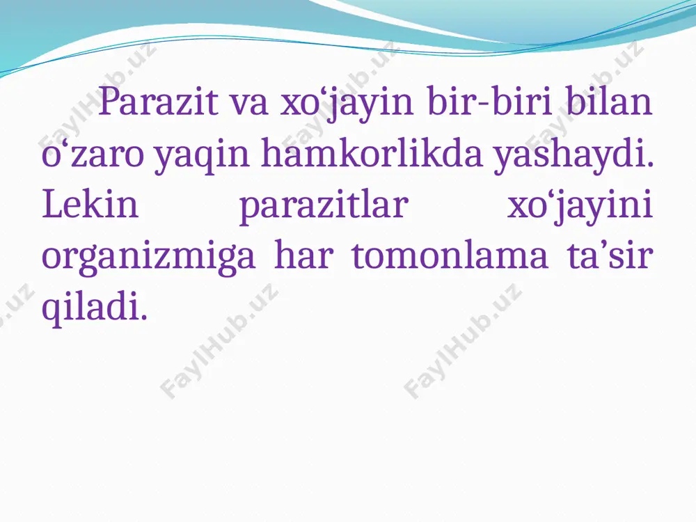 ilgan sari hajmi kengayadi. shunga muvofiq ravishda parazitning gavdasi (qorin qismi) ham kattalashadi. bir guruh parazitlarda (masalan, zuluklar, kanalar, ayrim bo‘g‘imoyoqlilarda) ichaklari shoxlanib, yuzasi kengaygan bo‘ladi va bir vaqtning o‘zida juda ko‘p miqdordagi oziqni sig‘dira oladi. bunday parazitlar bir marta oziq moddasini g‘amlab olgan holda uzoq vaqt (2-3 yilgacha) oziqlanmay yashay oladi. bundan tashqari, qon bilan oziqlanuvchi ba’zi parazitlar (zuluklar) qonning ivib qolmasligi uchun unga maxsus bezlardan gemofilin yoki girudin moddasini yuboradi. boshqa guruh parazitlarda yuqorida qayd etilgan o‘zgarishlarning teskarisi kuzatiladi, ya’ni ularda ovqat hazm qilish organlari qisqarib ketgan. ular oziq moddalarni butun gavdasi orqali so‘rib oladi (tasmasimon chuvalchanglarda). bir guruh endoparazitlarda hazm organlarining reduksiyalanib ketishiga sabab, bu parazitlar tayyor holdagi suyuq oziq (qon, limfa suyuqligi, shiralar) ichida yashashidadir. biologik adaptatsiya. parazitlarning hayot faoliyatidagi dominant funksiyalardan yana biri ularning ko‘payishi, ya’ni avlod qoldirishidir. parazitlarda germafroditizm va jinsiy organlari faoliyati nihoyatda kuchaygan bo‘lib, serpushtlilik hodisasi yuqori darajada turadi. ko‘pchilik parazitlar nihoyatda …
