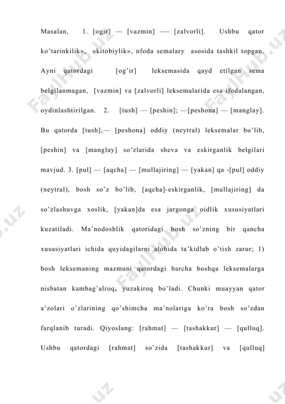 darajalanish qatorlari orasidagi ikkinchi farq shun​daki, ma’nodoshlik qatoridagi leksemalar o’zaro ifo​da semalari bilan farqlanadilar. darajalanish qatorida esa bu shart emas. [ninni] — [chaqaloq] — [go’dak] — [bola] ... darajala​nish qatorini ma’nodoshlikning bir turi sifatida baholashda biz quyidagilarga asoslandik: birinchidan, biz darajalanish qatorlari deb ajratadigan qatorlar ko’pgina tadqiqotlarda ma’nodoshlar deb qaraladi. ikkinchidan, darajalanish qatorlari ham bir bosh leksema atrofida bo’ladi va lmg ga shu qatordan faqat shu bosh leksema kiradi. uchinchidan, darajalanish qatorining bosh leksema​si — ma’nodoshlik qatorining bosh leksemasi singari nutqda o’z qatori a’zolarining o’rnini bosa oladi. ayni vaqtda shuni ham ta’kidlash kerakki, agar tadqiqotchilarimiz darajalanishni ma’nodoshlikning bir ko’rinishi sifatida qabul qilmasalar, mohiyat o’zgarmaydi. faqat darajalanish haqidagi kuzatishlar navbatdagi lmg lariga bag’ishlangan bo’limga lmg larining bir turi tahlili sifatida ko’chirilishi lozim, xolos. bu yerda shuni alohida ta’kidlash lozim: buyuk bobomiz mir alisher navoiy o’zining «muhokamatul— lug’atayn» asarida [tamshimoq] — [ichmoq] — [sipqarmoq] va [ingramoq] — [singramoq] — [yig’lamoq] — [siqtamoq] …