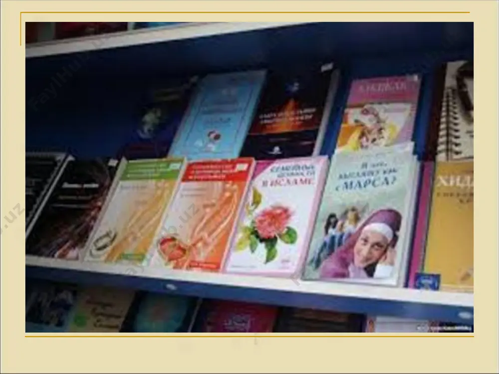 a qilding?”, “bizning qahramon”, “otliqlar”, “mehmon qiz”, “uning hikoyasi”, “razvetkachi kolya kulikov”, “shohista” kabi asarlari misolida ochiq-oydin ko`rishimiz mumkin. bu she’rlar ichida “shohista” asari alohida ajralib turadi: ko`k chirog’i oy so`ndi, barglarga shabnam qo`ndi. tong oqarar ohista, turar sakrab shohista,- misralarida shoir shohista ismli jajji qizchaning mehnatga muhabbati, g’ayrati, bog’idagi uzumlarni qanchalik mehr qo`yib parvarishlashi bilan birga, uning frontda odamxo`r yovlarga qarshi kurash olib borayotgan otasiga bo`lgan mehr-muhabbatini badiiy bo`yoqlar bilan ifodalab beradi. shohista asaldek tovlanib pishgan uzumdan dadasiga sovg’a hozirlaydi: so`ngra pochtaga bordi, dadasiga yubordi. dadasi botir jangchi, shohistaning quvonchi. shukur sa’dulla “egizak”, “sen menga do`st, men senga do`st”, “ulug` shahar” (turkum), “hovlimizning bolalari” kabi qator she’rlarida do`stlik g’oyalarini ilgari suradi. sh.sa’dulla “tulki va qozlar”, “lola va mushuk”, “jo`jalar”, “bola va turg’un”, “yomg’ir yog’aloq” kabi she’rlarida bolalar hayotidan xarakterli voqealar asosida yosh kitobxonni parranda, hasharot va hayvonlar dunyosi bilan tanishtiradi. shoir har bir narsa va predmetning o`ziga xos xususiyatlarini …