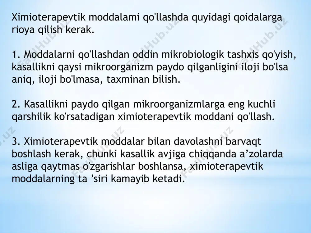 itsillinlar: benzilpenitsillinning natriyli, kaliyli, novokainli tuzi, bitsillin-l, bitsillin-3, bitsiliin-5. bu modda asosiy antibiotik hisoblanadi, mikroorganizmlar qobig'ining hosil bo'lishiga to'sqinlik qilib, bakteritsid ta’sir ko'rsatadi, qobiq hosil bo'lishi bo‘linayotgan, rivojlanayotgan mikroorganizmlarga kerak, shuning uchun benzilpenitsillinlar asosan bo‘linayotgan mikroorganizmlarga qarshi ta’sir ko'rsatadi. benzilpenitsillinlar asosan grammusbat mikroorganizmlarga: streptokokk, stafilokokk, pnevmokokk, qoqshol, kuydirgi, gazli gangrenani paydo qiladigan, spiroxeta hamda grammanfiy mikroorganizmlardan gonokokk, meningokokklarga qarshi ta’sir ko'rsatadi. benzilpenitsillinlar kislotalarga chidamsiz, shuning uchun parenteral yo'llar orqali-mushaklar orasiga yuboriladi. mushaklarga yuborilgandan 15-30 daqiqadan keyin qonga so'riladi, 1-1,5 soat ichida faolligi cho'qqiga chiqadi, keyin ta’siri kamayib boradi, 4 soatdan keyin organizmdan butunlay chiqib ketadi. benzilpenitsillinning ta’sir muddati kam bo'lgani uchun, novokainda eritiladi hamda uning ta’sir muddati uzaytirilgan durant turlari olingan: benzilpenitsillinning novokainli tuzi - novotsillin, bitsillin-1, bitsillin- 3, bitsillin-5. bular suvda kam eriydigan bo'lib, faqat mushaklar orasiga yuboriladi, yuborilgan joyida to'planib, asta-sekin qonga so'rila boshlaydi. novotsillinning ta’siri 12 soat, bitsillinlaming ta’siri 1-2 hafta, 1 oy davom etadi. yarim sintetik …