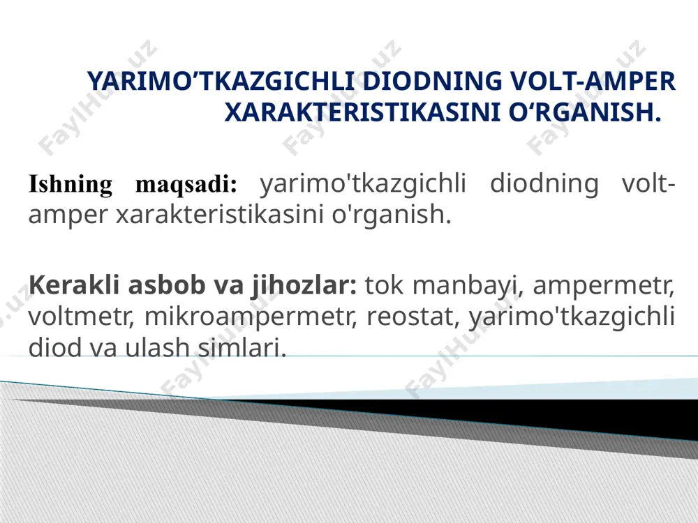 0-610-8  atrofida bo'ladi. 2. elektr tokini o'tkazmaydigan moddalar — bular dielektriklar deb ataladi. rezina, plastmassa, toza suv, havo kabilar dielektriklardir. dielektriklarning solishtirma elektr qarshiligi 10101016atrofida bo'ladi. 3. o'tkazuvchanligi jixatidan o'tkazgichlar bilan dielektriklar orasida bo'lgan moddalar ham bor. bu moddalarni o'tkazgich deb bo'lmaydi, chunki ular elektr tokini yaxshi o'tkazmaydi, ammo dielektrik ham deb bo'lmaydi. shuning uchun bunday moddalar yarimo'tkazgichlar deb ataladi. mendeleyev davriy jadvalining iv guruhiga kiruvchi germaniy — ge, kremniy- si, selen — se, shuningdek, iii va v guruhidagi elementlarning kimyoviy birikmasidan hosil bo'lgan moddalar: arsenid-galliy — gaas, fosfit-galliy- gap va shunga o'xshash moddalar yarimo'tkazgichlarga misol bo'la oladi. yarimo'tkazgichlarning solishtirma elektr qarshiligi 10101016  atrofida bo'ladi. odatda yarimo'tkazgichlarning xususiy elektr o'tkazuvchanligi uncha katta bo'lmaydi, chunki ularda erkin elektronlar soni juda oz, masalan, uy temperaturasida germaniyda 31013 sm3 ta tartibda bo'ladi. tajribalarning ko'rsatishicha yarimo'tkazgichning temperaturasi 1 gradusga ko'tarilganda uning elektr qarshiligi 3—5 % ga kamayadi va ularning xususiy elektr o'tkazuvchanligi …