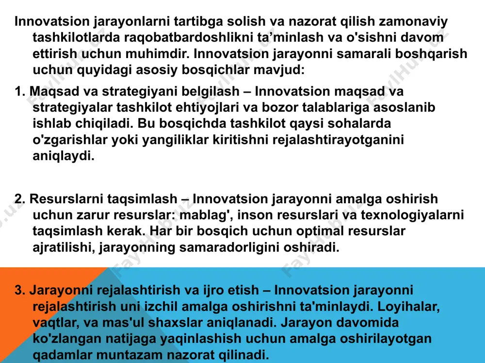 nining har bir bosqichida muvofiqlikni ta’minlash va samaradorlikka erishishni ko‘zda tutadi. quyida bu jarayonning asosiy elementlari va ularning har birida qo‘llanilishi mumkin bo‘lgan usullarga chuqurroq to‘xtalib o‘tiladi: 1. innovatsion strategiyani ishlab chiqish va belgilash tashkilot maqsadlari va ehtiyojlarini aniqlash: tashkilot o‘zining kuchli tomonlari va mavjud resurslarini hisobga olgan holda bozorga yangi mahsulotlar yoki xizmatlar taklif qilishi kerak. innovatsion strategiyani tuzishda tahlillar va kelajakda raqobatbardosh ustunlik berishi mumkin bo‘lgan yo‘nalishlarni belgilash zarur. strategiyani doimiy yangilab turish: texnologiyalar va bozor talablaridagi o‘zgarishlarni kuzatib borish, shuningdek, strategiyani har doim o‘zgartirib borish innovatsion jarayonni samarali qiladi. 2. innovatsion jarayonlar uchun resurslarni jalb qilish va taqsimlash inson resurslarini jalb qilish: innovatsion loyihalarga malakali kadrlarni jalb qilish va ularni ta’lim va rivojlantirish orqali doimiy ravishda o‘stirib borish. mablag‘ va moddiy resurslarni boshqarish: innovatsion jarayonning barcha bosqichlari uchun yetarli mablag‘ ajratish, shuningdek, zarur infratuzilmani yaratish (laboratoriyalar, yangi texnologiyalar, sinov jihozlari). 4 hamkorlik va ochiq innovatsiyalar: tashqi hamkorlar, …