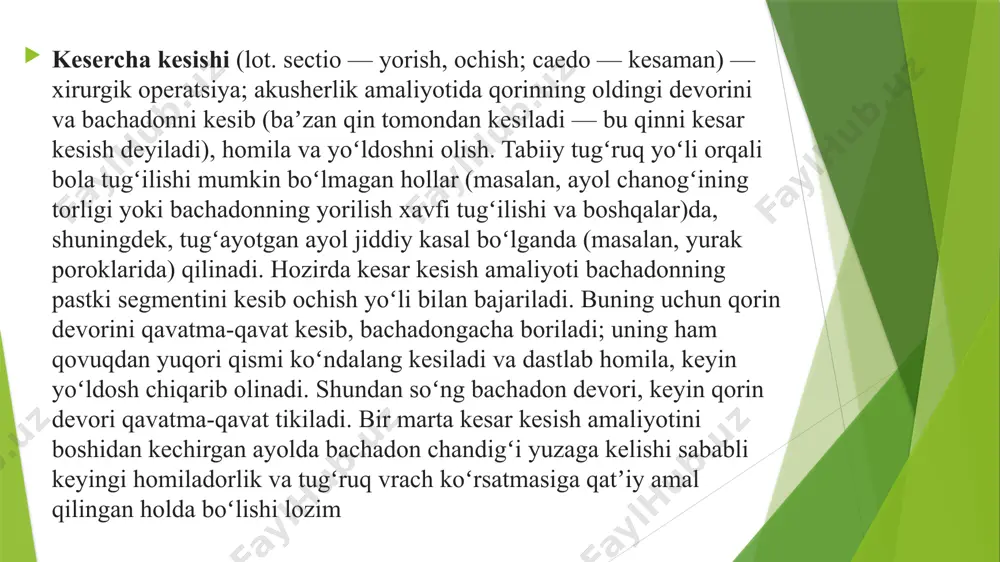 ir sutkada 1maria, keyinchalik yana bir necha kun davomida muskul orasigaantibiotik yuboriladi.shoxini ushlab turadi xirurg katta qirrasi bo‘ylab 20- 30 sm kesimni bajaradi. agar kesim qilishda karbunkul shikastlanishnatijasida qon oqish paydo bo‘lsa ligatura o‘tkazib bog‘lab olib tashlaladi.bachadon kesilgandan keyin yordamchi jarohat qirralarini ushlab kengaytiradi, xirurg esa ehtiyotkorlik bilan homila pardalarini kesadi.agar bachadon shoxini yaqinlashtirish iloji bo‘lmasa suyuqliklami qorin bo‘shlig‘iga tushishini oldini olish maqsadida parda ikkita pean qisqichibilan ushlab turiladi va skalpel bilan maydaroq kesiladi va rezina naychabilan suyuqlik tashqariga chiqariladi. homila boshi oldinga bo‘libjoylashganda orqa oyoqlari va dumi chiqariladi, tos bilan joylashgandaboshi bilan oldingi oyoqlari chiqariladi. chiqarilgan toychoqni kindigibog‘lanadi terisi artilib og‘izdagi va dumidagi shilliq olib tashlanadi.shundan so‘ng homila pardalarini yengil tortib yo‘ldosh ajratib olinadi. agar yo‘ldoshini ajratish qiyin bo‘lsa u bachadonda qoldiriladi, bachadonbo‘shlig‘iga bakterosid va bakteriostatik preparatlar antibiotik va sulfanilamid preparatlara sepiladi. bachadon jarohatiga ikki qavatli chok qo‘yiladi shmiden, lamber yoki plaxotin - sadovskiy usullari yordamida. tikilgan bachadon shoxi …