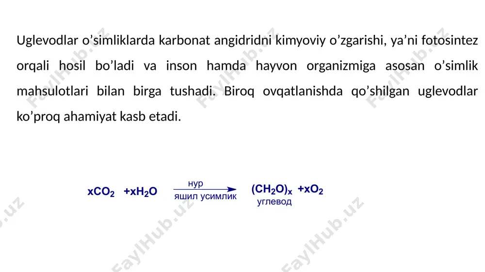 isol bo`ladi. monosaxaridlar ham oʼz navbatida sinflarga ajratiladi: agar tarkibida aldegid guruhi tutsa aldoza, ketoguruh tutsa ketoza deyiladi. monosaxaridlar molekulasi tarkibidagi uglerod atomlar soniga qarab bioza, trioza, tetroza, pentoza, geksoza kabi nomlanadi. tabiatda ko`p uglerod atomi tutuvchi uglevodlar kam uchraydi. asosan sintez yo`li bilan olinadi. glyukoza va uning izomerlari fruktoza – glyukoza va galaktozaning strukturaviy izomeri va bu undagi atomlar turli tartibda bogʻlanganini anglatadi. glyukoza va galaktoza bir-birining stereoizomerlari boʻlib, ularning asimmetrik uglerodlari fermentlarga kimyoviy reaksiyalarda ishtirok etishida glyukoza va galaktozani ajratish uchun kifoya qiladi. disaxaridlar (di- “ikki”) degidratlanish reaksiyasi orqali ikkita monosaxaridning bogʻlangan shaklidir. bu jarayonda gidroksil guruhidagi bitta monosaxarid boshqa guruh vodorodi bilan birlashadi va suv molekulasi ajralib chiqib, glikozid bogʻlanish sifatida ham maʼlum boʻlgan kovalent bogʻlanishni hosil qiladi. kraxmal oʻsimliklardagi shakar saqlovchi zaxira boʻlib, ikkita polisaxarid – amiloz va amilopektin (ikkisi ham glyukoza polimeri) aralashmasidan tarkib topgan. amiloz 1-4 bogʻlar bilan bogʻlangan glyukoza monomerlarining tarmoqlanmagan zanjirlaridan iborat. …