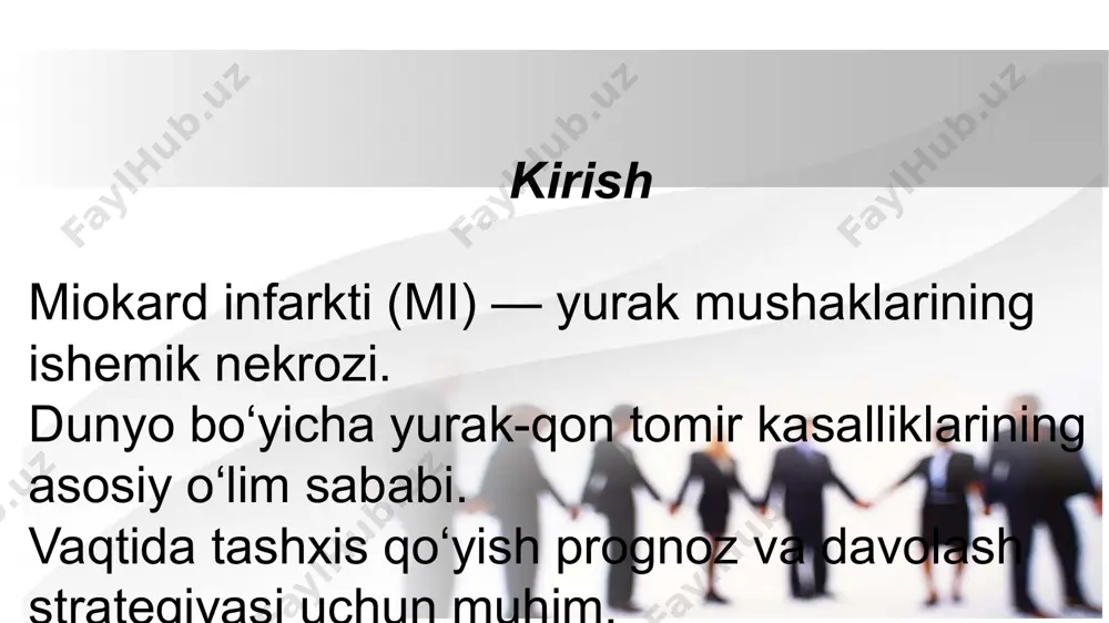 yetadi, va 2–3 kun ichida normaga qaytadi. ck-mb darajasi troponinlarga qaraganda tezroq normaga qaytadi, shuning uchun reinfarkt (takror mi) aniqlashda foydali. diagnostik mezon: ck-mb / umumiy ck (creatine kinase) > 2.5% bo‘lsa, bu yurak kelib chiqishini ko‘rsatadi. mioglobin (myoglobin) mioglobin — bu kislorodni saqlovchi oqsil bo‘lib, skelet va yurak mushak hujayralarida mavjud. miokard infarktining eng erta markerlaridan biri — zararlanishdan atigi 1–2 soat ichida qon zardobida aniqlanadi. maksimal darajaga 6–8 soatda yetadi va 24 soat ichida yana normaga qaytadi. juda erta ko‘tarilishi sababli mi tashxisining boshlanishida foydalidir, ammo mioglobin yurakka xos emas — u mushak shikastlari, kuyishlar, travma holatlarida ham oshadi. klinik eslatma: mioglobin ijobiy bo‘lsa, mini inkor etib bo‘lmaydi; troponin va ekg bilan birga baholash kerak. laktat dehidrogenaza (ldh) laktat dehidrogenaza (ldh) — hujayralar ichida mavjud bo‘lgan ferment bo‘lib, energiya almashinuvida ishtirok etadi. ldh infarktdan keyin 12–24 soatda ko‘tarila boshlaydi, maksimal darajaga 48–72 soatda yetadi va 7–14 kun davomida …