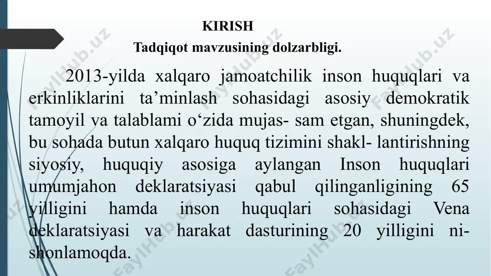 i, ulaming kafolatlanishi va amalga oshirilishi bilan bevosita shug‘ullanuvchi bo ‘lajak mutaxassislarning huquqiy ongini yuksaltirish; talabalarga har bir erkin inson ega bo'lishi kerak bo'lgan sifatlar - in- soniy dunyoqarash, demokratik ko‘nikmalar, insoniy qadr-qimmat, o'zini о ‘zi hurmat qilish, fuqarolik mas uliyati tuyg'usini singdirish; o‘zbekiston respublikasi konstitutsiyasining 17-moddasida “0‘zbe- kiston respublikasi xalqaro munosabatlaming to‘la huquqli subyektidir”, deb ko‘rsatib qo‘yilishi, shuningdek, ushbu moddaning ikkinchi qismida “respublika davlatning, xalqning oliy manfaatlari, farovonligi va xavfsizligini ta’minlash maqsadida ittifoqlar tuzishi, hamdo‘stliklarga va boshqa davlatlararo tuzilmalarga kirishi va ulardan ajralib chiqishi mumkin”, degan qoida mustahkamlab qo‘yilgan. bu 0‘zbekistonning dunyodagi eng nufuzli xalqaro tashkilotlarga to‘la huquqli a’zo bo‘lib kirishi hamda uning xalqaro hamjamiyat tomonidan har tomonlama tan olinishi va xalqaro siyosiy, iqtisodiy va madaniy aloqalarga jadal kirib borishi uchun huquqiy zamin yaratdi. i bob. o’zbekiston respublikasining inson huquqlari soxasiga qaratilgan etibori. 1.1. inson huquqlari bo’yicha xalqaro hamkorlik o’zbekiston respublikasining tashqi siyosatining muxim yo’nalishlari. o‘zbekiston o‘zining xalqaro munosabatlaming …