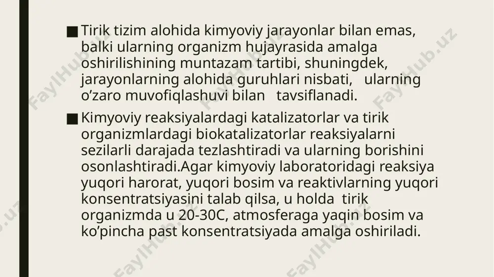 ’rtasidagi bog’liqlik shubhasiz, vitaminlarning fermentlar uchun qurilish materiali ekanligini ta’kidladi. vitaminlar 1880-yilda rus olimi n.i.lunin tomonidan kashf qilingan . ular inson va hayvonlarning oziqlanishi, shuningdek o’simliklar mikroorganizmlarning normal hayoti uchun zarur bo’lgan turli xil kimyoviy tuzilmalarning nisbatan past molekulyar og’irlikdagi organik birikmalari guruhiga kiradi.ko'pgina vitaminlar va ularning hosilalari turli moddalar bilan qo’shilib fermentlarni hosil qiladi.shunday qilib, b1 vitamini fosforli efir shaklida oqsil bilan bog’langanda piruvat dekarboksilaza fermenti hosil qilib , piruvik kislota ch3 cocooh ni atsetaldegid va co2ga ajratadi.vitamin b2 (riboflavin) fosfor kislotasi bilan flavin mononukleotidini hosil qiladi, u adenil kislotasi (nukleotid adenozin monofosfat) bilan birlashganda, turli xil oqsillar bilan birgalikda flavin adenin dinukleotidini beradi. vitamin pp amid shaklida degidrogenazalarning oksidlanish- qaytarilish fermentlarining bir qismi bo’lib,vodorodning chiqishi bilan organik moddalarning oksidlanish rekasiyalarini katalizlaydi.pantotenik kislota, limon kislotasi va yog’ kislotalari va sterollarning sintezini faollashtiradigan koenzim a*ning ajralmas qismidir:a*koenzim nomi uning oziz xos atsetillanish funksiyasi – ch3co atsetil radikalini o’tkazish tufayli edi. …