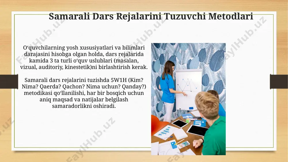 alariga moslashgan holda, faol o'rganish metodlari, masalan, hamkorlikda o'rganish (5-10 kishilik guruhlar) yoki loyihalar ustida ishlash kabi texnologiyalarni qo'llashi kerak. samarali ta'lim uchun o'qituvchi o'quvchilarning 70% ga yaqinini sinfda faol ishtirok etishga jalb qilish maqsadini qo'yishi va individual yondashuv usullaridan foydalanishi kerak. interaktiv o'qitish metodlari o'yinlashtirilgan o'quv dasturlaridan foydalanish, masalan, "kahoot!" yoki "quizizz" platformalari orqali, o'quvchilarning faol ishtirokini 40% ga oshirib, motivatsiyani kuchaytiradi. interaktiv o'qitishda, 5 dan ortiq o'quvchi ishtirok etadigan kichik guruhlarda muhokama va topshiriqlarni bajarish orqali bilim va ko'nikmalarni mustahkamlash samaradorligi 30% ga oshadi. baholash va xulosa chiqarishning zamonaviy usullari xulosa chiqarishda fikr xaritasi texnikasi 5w1h (kim? nima? qachon? qayerda? nima uchun? qanday?) savallarini qo'llash orqali murakkab ma'lumotlarni soddalashtirish va tizimlashtirishga yordam beradi. baholashda 360 daraja baho berish tizimi o'quvchilarning ko'p qirralarini baholashga, o'z-o'zini baholash, tengdosh baholari va o'qituvchi baholarini birlashtirishga imkon beradi. ijodiy qobiliyatlarni tarbiyalash ijodkorlikni baholashda 3 balldan iborat tizim (yuqori, o'rtacha, past) qo'llash orqali bolalarning …