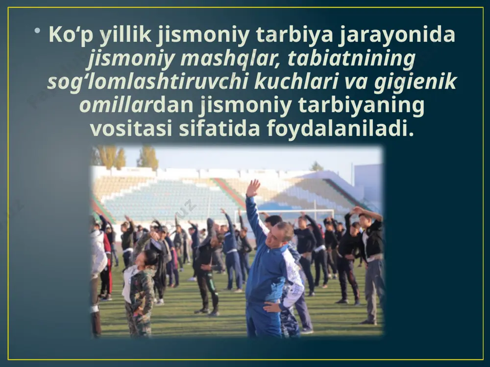 ning o‘zgarishi shaklni o‘zgarishiga olib keladi. mazmun shaklga nisbatan asosiy rolni o‘ynaydi. masalan, har-xil masofada tezlik sifatining namoyon bo‘lishi yugurish texnikasining ham turlicha bo‘lishiga sababchi bo‘ladi (qadamning kattaligi, chastotasi, tananing holati va h.k.). shakl mazmunga ta’sir ko‘rsatadi. aniq ma’lum bir harakat uchun namoyon qilinadigan jismoniy sifatlar shu jismoniy mashqni bajarish malakasiga ta’sir qiladi. shuning uchun suzuvchi kuchi bilan gimnastikachi kuchi, shtangachi kuchi biri-biridan farqlanadi. jismoniy mashqni shakli va mazmunining ratsional muvofiqligiga erishish jismoniy tarbiya nazariyasi va amaliyotining asosiy muammolaridandir. bu muammo qisman harakat malakasi va ko‘nikmasiga, shuningdek jismoniy sifatlariga ham ta’luqlidir. jismoniy mashq texnikasi jismoniy mashq texnikasi har qanday harakat akti, harakat faoliyati tarkibidan ikki narsani: a) bajarilayotgan harakat, uni bajarishdan kelib chiqadigan maqsad; b) harakat vazifasini hal qilishning usulini farqlashi kerak bo‘ladi. ko‘pincha bir xil harakat turli usuliyatlarda bajariladi, masalan, balandlikka sakrashda plankaga to‘g‘ridan, chap, o‘ng tomonlardan yugurib kelib va plankaga yaqin yoki undan uzoqdagi oyoq bilan depsinish mumkin. …