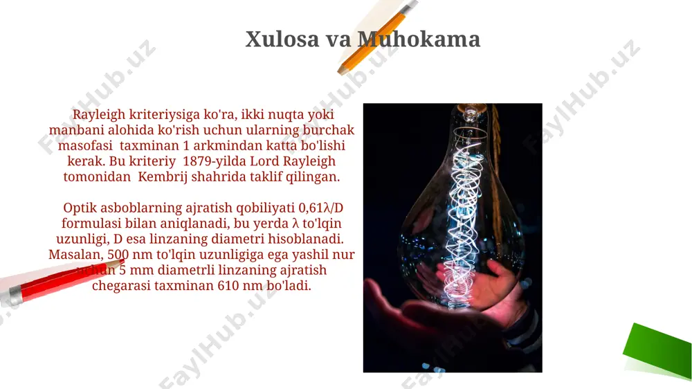 qartirish orqali, masalan, 500 nm dan 400 nm gacha ko'k rangli yorug'likdan foydalanish, ajratish qobiliyatini 25% ga oshiradi, bu esa aqshning palomar rasadxonasida tasdiqlangan. ajratish qobiliyatini yaxshilashning bir usuli – ob’ektivning diametri (masalan, 10 sm dan 20 sm gacha) kattalashtirishdir, bu esa rayli kriteriyasiga ko'ra ajratish chegarasini 2 marta kamaytiradi va shu bilan berlin shahridagi optik laboratoriyalarda sinovdan o'tgan. optik asboblarning rezolutsiyasi 19-asr oxirida ernst abbe tomonidan ishlab chiqilgan difraksiya chegarasi, optik mikroskoplarning ajratish qobiliyatini 200 nm atrofida chegaralaydi, bu esa bakteriyalar va hujayra organellalarini batafsil ko'rishni cheklaydi. optik asboblarning ajratish qobiliyati, masalan, 200 nm to'lqin uzunligidagi yorug'lik manbasidan foydalanilganda, rayli kriteriysiga ko'ra, taxminan 0,61λ/n sinθ ga teng bo'ladi, bu yerda n – muhitning sindirish koeffitsiyentidir, θ esa ob'ektivning konus burchagidir. amaliy misollar андижондаги астрономия кузатувхонасидаги 1 метр диаметрли телескоп 0,05 кунлик бурчак ўлчамидаги иккита жуда яқин жойлашган галактикани ажратиш имкониятига эга. тошкентдаги 20 см диаметрли телескоп 0,15 кунлик бурчак …