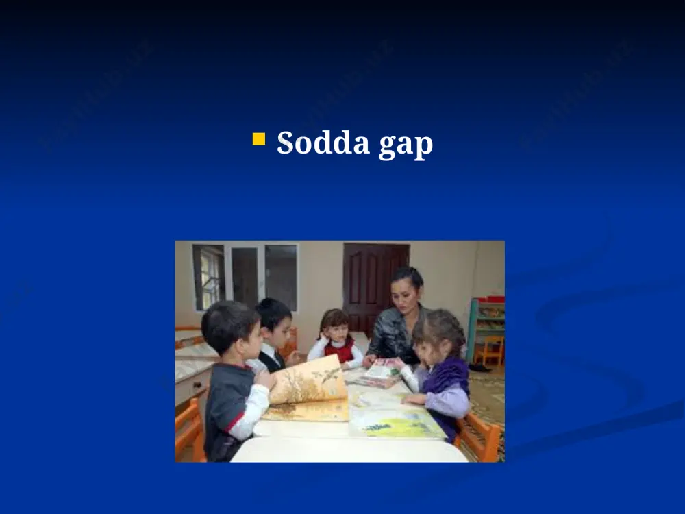 dda yig'iq gap uch xil ko'rinishda namoyon bo'ladi: 1) egasi ifodalanmagan sodda yig'iq gap. bu gapning qolipi [wp„j ko'rinishida berildi. 2) egasi ifodalanishi lozim bo'lgan sodda yig'iq gap. bu gap [e-wpj qolipi hosilasi: men - shoir. ukam - talaba. 3) so'z-gapdan iborat yig'iq gap (| wp]):xo'p. rahmat. ballikabi. [wpm] qolipi i gaplar boshqa har qanday, [e-wp] qolipli gaplar ikkinchi darajali bo'laklar bilan kengaysa, yoyiq gap hisoblanadi. so'z-gap tipidagi yig'iq gap kengaynniydi. gap o'zaro teng bog'lanishga ega so'zlar bilan ham kengayishi mumkin: bodomlar, shaftolilar va о 'rпklar gulladi. bu gapdagi bodomlar, o'riklar, shaftolilar so'zshakllari sintaktik mazmun jihatdan bin ikkinchisiga tobe bo'lmasdan, teng aloqaga kirishgan va bu aloqa teng bog'lovchilar yoki ohang vositasida amalga oshirilgan. bunday tenglanish qatorini hosil qilgan so'zshakllar bir kengayuvchi so'zshaklga tobelanib, sintaktik jihatdan bir xil mavqega ega bo'ladi. bunday so'zshakl uyushiq so'zshakl deyiladi. tenglanish qatori gapda har qanday sintaktik mavqeni egallashi mumkin: kesim: siz aqlli va tadbirkorsiz. ega: …