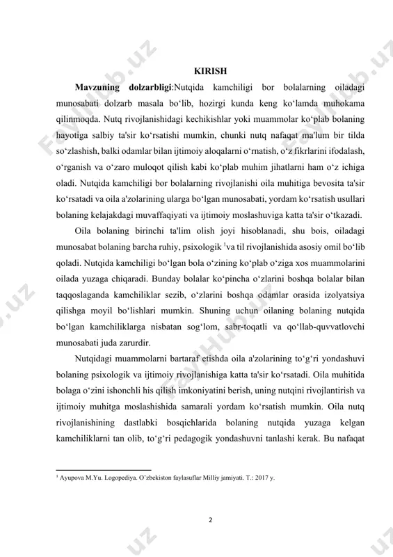 laning barcha ruhiy, psixologik [footnoteref:1]va til rivojlanishida asosiy omil bo‘lib qoladi. nutqida kamchiligi bo‘lgan bola o‘zining ko‘plab o‘ziga xos muammolarini oilada yuzaga chiqaradi. bunday bolalar ko‘pincha o‘zlarini boshqa bolalar bilan taqqoslaganda kamchiliklar sezib, o‘zlarini boshqa odamlar orasida izolyatsiya qilishga moyil bo‘lishlari mumkin. shuning uchun oilaning bolaning nutqida bo‘lgan kamchiliklarga nisbatan sog‘lom, sabr-toqatli va qo‘llab-quvvatlovchi munosabati juda zarurdir. [1: ayupova m.yu. logopеdiya. o’zbеkiston faylasuflar milliy jamiyati. t.: 2017 y.] nutqidagi muammolarni bartaraf etishda oila a'zolarining to‘g‘ri yondashuvi bolaning psixologik va ijtimoiy rivojlanishiga katta ta'sir ko‘rsatadi. oila muhitida bolaga o‘zini ishonchli his qilish imkoniyatini berish, uning nutqini rivojlantirish va ijtimoiy muhitga moslashishida samarali yordam ko‘rsatish mumkin. oila nutq rivojlanishining dastlabki bosqichlarida bolaning nutqida yuzaga kelgan kamchiliklarni tan olib, to‘g‘ri pedagogik yondashuvni tanlashi kerak. bu nafaqat bolaning nutqini yaxshilashga, balki uning emotsional va psixologik holatini muvozanatlashishga ham yordam beradi. shuningdek, nutqida kamchiligi bor bolalarning o‘ziga xos ehtiyojlarini inobatga olib, oiladagi muhitni moslashtirish zarur. …