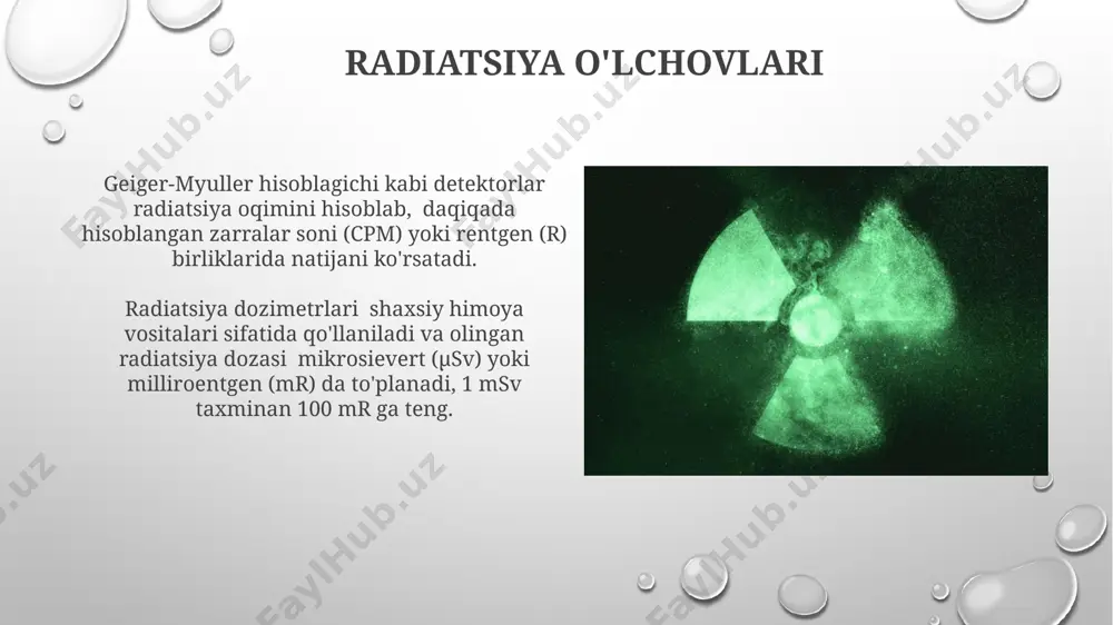 ya dozasi 1 gy dan oshganda, qusish, bosh aylanishi kabi o'tkir nurlanish kasalligi alomatlari paydo bo'ladi. radiatsiya ta'siri hujayralar darajasida dnkning shikastlanishiga olib keladi, bu esa 5-10% hollarda saraton kasalligiga sabab bo'lishi mumkin. nima radiatsiya? nima radiatsiya? radiatsiyaning ta'siri dozasiga bog'liq; 1 sievert (sv) – bu katta dozasi hisoblanadi va jiddiy sog'liqqa ta'sir qilishi mumkin, xavfsizlik chegarasi esa odatda yiliga 1 msv dan kamroq bo'ladi. nima radiatsiya? radiatsiya ionlashtiruvchi va ionlashtiruvchi bo'lmagan bo'lishi mumkin; ionlashtiruvchi radiatsiya atomlarni ionlashtiradi, bu esa hujayralarga zarar yetkazishi mumkin, masalan, rentgen va gamma nurlari. radiatsiya dozasi odam organizmining radiatsiyaga chidamliligi individual farq qiladi, ammo yillik dozasi 1-2 msv dan oshmasligi tavsiya etiladi, yuqori dozalar esa sog'liqqa jiddiy zarar yetkazishi mumkin. radiatsiya dozasi gray (gy) yoki sievert (sv) birliklarida o'lchanadi, bu erda sievert biologik ta'sirni hisobga oladi va turli nurlanish turlarining to'qimalarga ta'sirini aks ettiradi. e'tiboringiz uchun rahmat @taqdimot_robot image3.png image4.jpg image5.jpg image6.jpg image7.jpg image8.jpg image9.jpg …