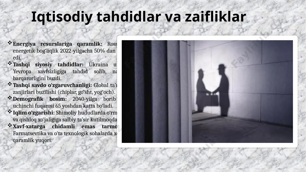 artaraf etish uchun davlat immigratsiya siyosatini yumshatmoqda. 2023-yilda 38 ming xorijiy mutaxassisga vizalar berilgan. “fast track” vizasi orqali xorijliklar 14 kun ichida finlandiyada ishlash imkoniyatiga ega bo‘lishadi. shuningdek, har yili ishchi kuchining 12 foizi kasbiy qayta tayyorlovdan o‘tadi. “te services” markazlari orqali bepul qayta o‘qitish, maslahatlar va ishga joylashtirish xizmatlari ko‘rsatiladi. moliya va zaxira siyosati moliya va budjet siyosati finlandiyada uzoq muddatli iqtisodiy xavfsizlik asoslaridan biridir. 2024-yil holatiga ko‘ra, davlat qarzi yaimning 71 foizini tashkil etadi. bu yevro hududi standartlariga mos va boshqariladigan darajadadir. “golden rule” byudjet siyosatiga ko‘ra, qarz mablag‘lari faqat investitsiya loyihalariga yo‘naltiriladi, amaldagi xarajatlar esa soliqlar bilan qoplanadi. davlatning moliyaviy zaxiralari uch darajada: qisqa muddatli (kutilmagan xarajatlar), o‘rta muddatli (iqtisodiy inqirozlar) va uzoq muddatli (pensiya jamg‘armalari) fondlar orqali boshqariladi. bank tizimi esa yevropa markaziy banki va basel iii talablariga mos tarzda isloh qilingan. finlandiyaning yirik banklari – nordea va op financial group – xalqaro moliyaviy barqarorlik testlaridan …
