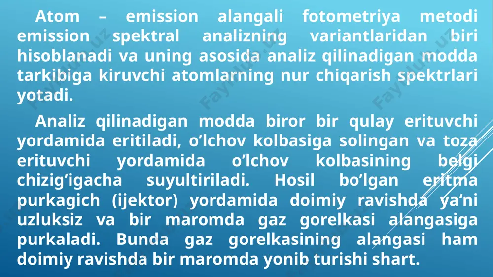 lari ayrim qismining ionlash yoki atomlanishiga berilmaydigan birikmaga bog’lanish tufayli nurlanish intensivligi va eritmadagi tegishli element kontsentratsiyasi orasidagi proportsional bog’lanish buzilishi mumkin. bu hodisalarning topish aniqligiga halaqit beruvchi ta‘siri maxsus ishlab chiqilgan usullar yordamida minimumga yetkaziladi. alangali fotometriya metodi ekspress metodi bo’lib, bu metod bilan 50 ga yaqin elementni (hozirgi zamon alangali fotometrik asboblari yordamida 100 dan ortiq elementlarni juda tez aniqlash mumkin. bunday asbob hozirgi kunda shurtan gaz kimyo majmuasining markaziy laboratoriyasida mavjud) juda tez aniqlashga imkon beradi. metodning sezgirligi katta bo’lib, u element tabiatiga hamda aralashma tarkibiga bog’liq . aniqlanadigan modda tarkibiga kiruvchi qandaydir element kontsentratsiyasini aniqlash uchun fotoelementzanjiridagi o’lchangan tok kuchi qiymati boyicha uchta har xil usuldan foydalaniladi: 1.bir yoki bir necha standart bilan solishtirish; 2.darajalangan grafik usuli: 3.standart qo’shimcha qo’shish usuli. birinchi, eng oddiy va shu bilan birga aniqligi kamroq usul boyicha, aniqlanadigan elementning bitta standart eritmasi tayyorlanadi. bu standart eritmada mumkin qadar hamma begona elementlar …