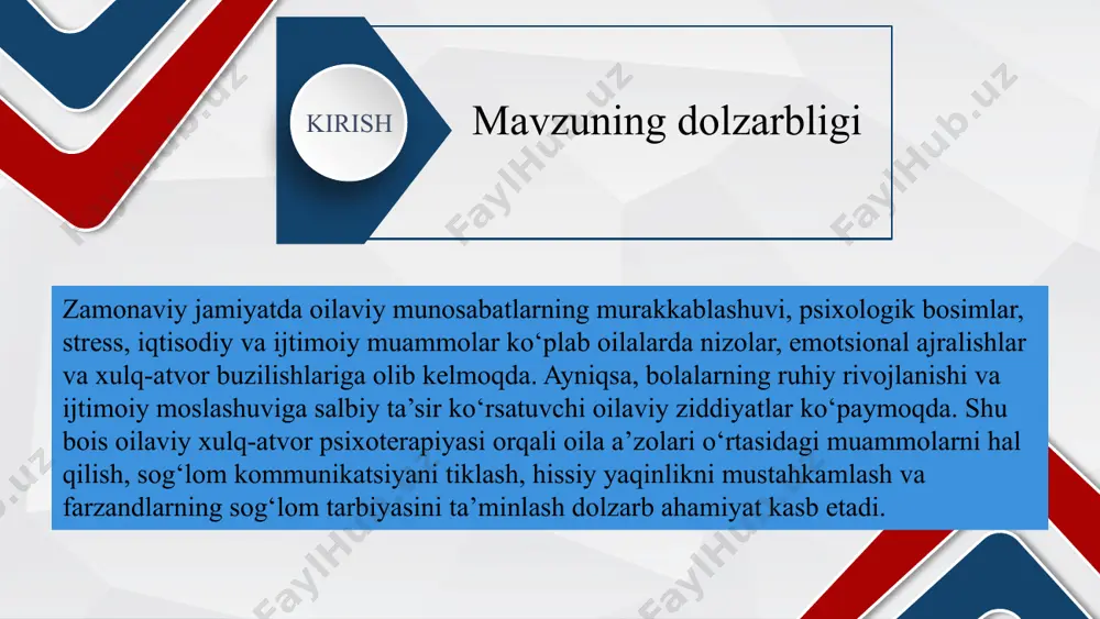 i: oila a’zolari bir-birini tinglash, tushunish va fikrini bildirishni o‘rganadi. hissiy yaqinlikni oshiradi: emotsional aloqalar mustahkamlanadi, sovuqlik va masofa kamayadi. muammolarga tizimli yondashuv beradi: har bir muammo sababini topish va butun oila bilan birga hal qilish imkonini beradi. nizolarni boshqarishni o‘rgatadi: jahl ustida javob bermaslik, sabrli bo‘lish, murosaga kelish ko‘nikmalari shakllanadi. buzilgan ishonchni tiklaydi: xiyonat, yolg‘on, ajrim tahdidi kabi holatlarda yangi bosqichdan boshlash imkonini yaratadi. 13 ppt下载 http://www.1ppt.com/xiazai/ xulosa oilaviy xulq-atvor psixoterapiyasi oila a’zolari o‘rtasidagi ruhiy va emotsional muvozanatni tiklashga, nizolarni konstruktiv hal etishga, ijtimoiy moslashuv va muloqot ko‘nikmalarini rivojlantirishga xizmat qiladi. bu yondashuv orqali har bir oila a’zosining o‘z o‘rni, roli va mas’uliyati aniqlanadi, salbiy xatti-harakatlar kamayadi, ijobiy hissiyotlar mustahkamlanadi. natijada, sog‘lom va barqaror oilaviy muhit shakllanadi. psixoterapiya nafaqat muammolarni hal qilishda, balki ularning oldini olishda ham samarali vosita hisoblanadi. 14 foydalanilgan adabiyotlar ro‘yxati абраменкова в.в. «семейная психотерапия: теория и практика». – москва: академия, 2018. минухин с. «семейная терапия». …