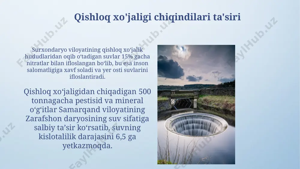 lotalilik darajasi ancha past bo'ladi, ammo sanoat korxonalari yaqinidagi hududlarda bu ko'rsatkich 4,5 gacha pasayishi mumkin. yomg'ir suvining tarkibi, joylashuviga qarab, sezilarli darajada farq qiladi; masalan, toshkent shahridagi yomg'ir suvida 5-10 mg/l gacha chang zarrachalari mavjud bo'lishi mumkin, samarqandda esa bu ko'rsatkich ancha past bo'ladi. aylanma suvlarning ta'rifi aylanma suvlar, masalan, gidroelektrostantsiyalar (ges) kabi inshootlar orqali suv havzalari orasida 3000 kub metrgacha suv oqimini ta'minlaydigan sun'iy suv tizimlarini o'z ichiga oladi. bu jarayon ko'pincha irrigatsiya va sanoat ehtiyojlari uchun amalga oshiriladi. o'zbekistonning farg'ona vodiysidagi aylanma suv tizimlari 15-20% ga yaqin suv yo'qotishlarini boshdan kechiradi, bu esa, asosan, eski quvurlar va yomon boshqaruv tizimlariga bog'liq. bu esa, suvning tozaligiga ham salbiy ta'sir ko'rsatishi mumkin. uy-joy chiqindilari ta'siri fargʻona vodiysidagi 15 ta qishloqda oʻtkazilgan tadqiqotlar uy-joy chiqindilarining 70% dan koʻprogʻining organik moddalar bilan yuqori darajada ifloslanganligini koʻrsatdi. toshkent shahridagi uy-joy chiqindilari tarkibida 5-10 mg/l konsentratsiyada ogʻir metallar aniqlangan boʻlib, bu suvning ichimlik …