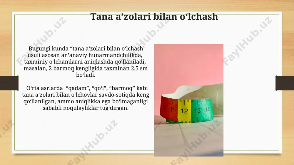 hda qoʻllanilgan. nostandart oʻlchovlarning iqtisodiy jihatlari nostandart oʻlchovlarning mavjudligi xalqaro savdoda tovarlarni baholash va hisob-kitoblarni murakkablashtiradi, shuningdek, 20% gacha boʻlgan qoʻshimcha xarajatlarni keltirib chiqarishi mumkin. nostandart oʻlchov birliklarining ishlatilishi mahsulotlarni hisoblashda xatoliklarga, shuningdek, 5-10% gacha boʻlgan iqtisodiy yoʻqotishlarga olib kelishi mumkin, bu esa biznes samaradorligiga salbiy taʼsir koʻrsatadi. kundalik buyumlar bilan oʻlchash o'rta asrlarda, bir "qo'l" uzunligi 15 sm atrofida deb hisoblangan bo'lsa, turli hududlarda va davrlarda o'zgaruvchanlik kuzatilgan, bu esa bir xil buyum bilan o'lchashda noaniqlikni keltirib chiqargan. kundalik buyumlardan foydalanib, masalan, 5 ta choynak suv hajmini yoki 2 ta qo'l uzunligini o'lchov birligi sifatida ishlatish, aniqlik va takrorlanuvchanlikni ta'minlamaydi, bu esa o'lchov xatolariga olib kelishi mumkin. nostandart oʻlchovlarning ijtimoiy jihatlari nostandart oʻlchovlarning mavjudligi ba’zi jamoalarda 20-30 yil davomida davom etib kelayotgan an’anaviy amaliyotlar bilan bogʻliq boʻlib, bu ularning ijtimoiy-madaniy ahamiyatini aks ettiradi. nostandart oʻlchovlar, masalan, qoʻl barmoqlari yoki qadamlar bilan oʻlchash, qishloq xoʻjaligi mahsulotlarini savdosi kabi sohalarda 5-10% …