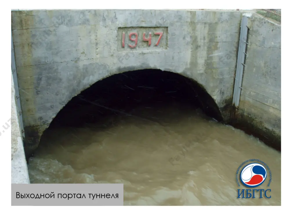 suv bosimi. bosimsiz tunnelning qoplamasi hisobi sxemasi 6.bosimli tunnellar qoplamasini statik hisoblari v.g.galerkin normal zo‘riqishlar tog‘ jinsining elastiklik qarshiligi qoplama qismlari bo‘yicha 270° markaziy burchak bilan ta’sir qildi o.e.bugayeva uslubi bo‘yicha qoplamani hisoblash sxemasi. suv o‘tkazuvchi inshoot turini tanlash uchun nazorat savollari gidrotexnika tunneli haqida umumiy ma’lumot bering. gidrotexnika tunnellarini tasniflang. gidrotexnika tunneli turi qanday qabul qilinadi? tunnelga tog‘ bosimi qanaqa ta’sir qiladi? gidrotexnika tunneliga ta’sir etuvchi tog‘ bosimi qanday aniqlanadi? bosimsiz tunnellarga ta’rif bering. bosimli tunnellarning loyihalanishi nimaga asoslangan? bosimli tunnellar ichki qoplamalarining qanaqa turlarini bilasiz? portallarning vazifasi nima? portal devori kanalga qanday tutashadi? qoplamaning tog‘ bosimini hisobi qaysi uslub yordamida bajariladi? qoplamani tunnel to‘liq suv bilan to‘ldirilmaganda suv bosimiga hisobi qaysi bog‘liqliklar asosida amalga oshiriladi? qoplamaning gumbaz qulfini grunt suvlari bosimiga hisobini izohlab bering. qoplamaning yon tomondagi tog‘ bosimiga hisobi qaysi holatlar uchun bajariladi? ikki qatlamli qoplamalar hisobi nechta qismdan iborat? bosimsiz tunnellar qoplamasi statik hisoblaridan maqsad nima? …