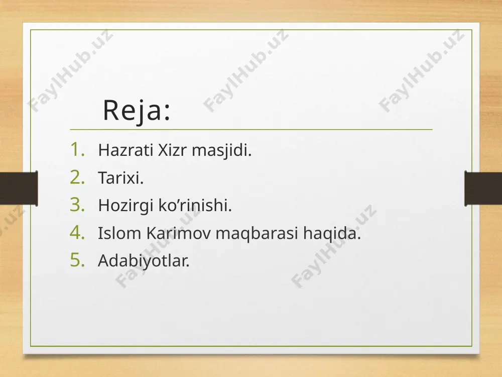 qilingan. har bir tarixiy vaziyatda ushbu yodgorlikka alohida bir urg‘u berilib kelingan. masjid o‘zining jo‘g‘rofik joylashuvi jihatdan shaharning eng baland va namoyon nuqtasidan o‘rin olgan bo‘lib, yana bir asosiy tomoni uning shahardan tashqari, kesh darvozasi yo‘li yoqasida joylashishidir. ushbu darvozadan baqtriya, hindiston, eron va boshqa davlatlardan savdo karvonlari kirib kelishgan va uning (masjidning) yon bag‘rida butun shaharni ichimlik suvi bilan ta’minlovchi arziz qudug‘i va arig‘i joylashishi masjidning mavqeini yanada ko‘targan. olimlarning ma’lumotlariga qaraganda, bu joyda masjiddan oldin ibodatxona, otashparastlarning sajdagohi mavjud bo‘lgan, degan taxminlar bor. vii asrda arab xalifaligi samarqand shahrini zabt etib, shahardagi barcha otashparastlarning ibodat-xonalarini buzib tashlashadi, lekin qandaydir sabablarga ko‘ra hazrati xizr masjidini saqlab qoladilar va bu joyni hatto obod qilish payiga ham tushadilar. qadimdan xizr payg‘ambar «o‘lmas shaxs» hisoblanib, u yer ostidagi konlar, boyliklar va suv piri va musulmonlarning xojatbarori bo‘lgan ekan. rivoyatlarda aytilishicha, shohi zinda (qusam ibn abbos)ni g‘ayridinlar boshini tanasidan judo qilganda yordamga hazrati …