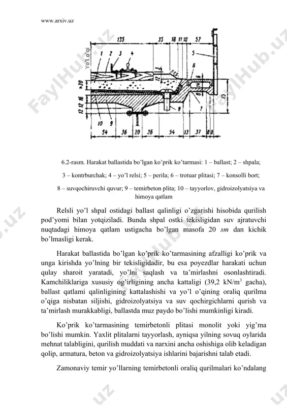 italar qalinligi kattalashtiriladi va kengaytiriladi. plita kabel va boshqa kommunikatsiyalarni yotqizish, hamda trotuar plitasini o’rnatish va perilalarni mahkamlash uchun konsolli yon devorga ega. тemirbeton plita po’lat to’sinlarga ilmakli armaturali sterjenlar yoki halqa ko’rinishidagi egiluvchan ankerlar, qovurg’ali burchaklar, tavrlar, quvur yoki po’lat tilimlar bo’lagidan yasalgan bikir tirgaklar, hamda yuqori mustahkamli boltlar bilan mahkamlanadi. anker va tirgaklar. ankerlar po’lattemirbeton to’sinning egilishi, hamda to’sin va plitalar harorati farqidan o’lchamlarining o’zgarishi, beton kirishishi va tob tashlashidan sodir bo’ladigan siljituvchi kuchlarni qabul qiladi. ular to’sin belbog’lariga oddiy payvandlash yo’l bilan mahkamlanadi, bu esa, o’z navbatida, to’sin belbog’larida kutilmagan (keraksiz) kuchlanishlar konsentratsiyasi (to’plami)ni sodir qiladi. тemirbeton plitalarni po’lat to’sinlar bilan tirgaklar yordamida biriktirish plitadagi teshik (oyna)larni tez qotuvchi sementda tayyorlangan beton bilan to’ldirish orqali amalga oshiriladi, keyin esa gidroizolyatsiya va himoya qatlam yotqiziladi, bu esa, o’z navbatida, ayniqsa yilning sovuq oylarida, mehnattalablikni, qurish muddati va plitalarni to’singa mahkamlash narxini oshiradi. zamonaviy temir yo’l oraliq qurilmalarida temirbeton …