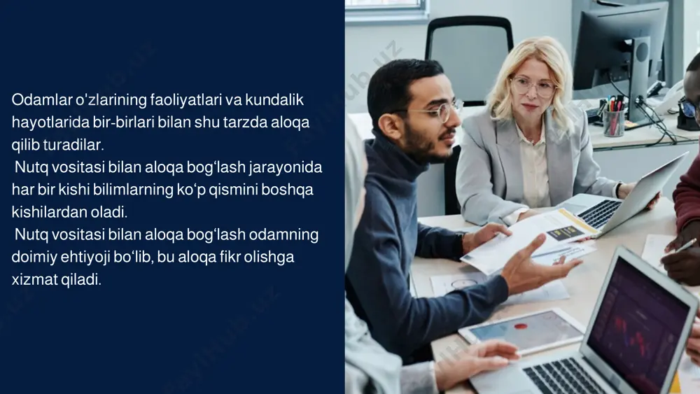 rning emotsional holatlari ( mamnunlik , shodlik , g‘azab , qayg‘u , hijron va shu kabilar ) haqidagi ma’lumotlar o‘tishi mumkin . bunday axborot odamdan odamga etkaziladi va shaxslararo aloqalar o‘rnatish vositasi bo‘lib xizmat qiladi . muloqot maqsadi – bu insonda ushbu faollik turi yuzaga keladigan sabab. hayvonlarda muloqot maqsadi bo‘lib boshqa tirik jonzotni ma’lum harakatga chorlash, u yoki bu harakatni amalga oshirmaslik kerakligi haqidagi ogohlantirish xizmat qilishi mumkin. masalan, ona o‘z tovushi yoki harakati bilan bolasini xavfdan ogoh etishi mumkin; podadagi ba’zi hayvonlar boshqalarni ularga hayotiy muhim daraklar etib kelgani haqida ogohlantirishlari mumkin. komunikatsia-tirk va o’lik tizimlar o’rtasida axborot almashinuvi anglatadi.hatvonlar o’rtasidagi signallar almashinuvi va h.z lar komunikatsiyaga misol bo’ladi.muloqat faqat insonlar o’rtasida amalga oshiriliadi identifikatsiya -kishiga tenglashtirish, baravarlash ma’nosini anglatib, insonning o‘zini xayolan suhbatdoshi o‘rniga qo‘yish orqali uning fikrlari va tasavvurlarini tushunishga intilishi refleksiya (lot.-aks ) - insonning suhbatdoshi tomonidan qanday idrok etilayotgani va tushunilayotganini anglashga intilishi. stereotipizatsiya-o'zgarishsiz, …