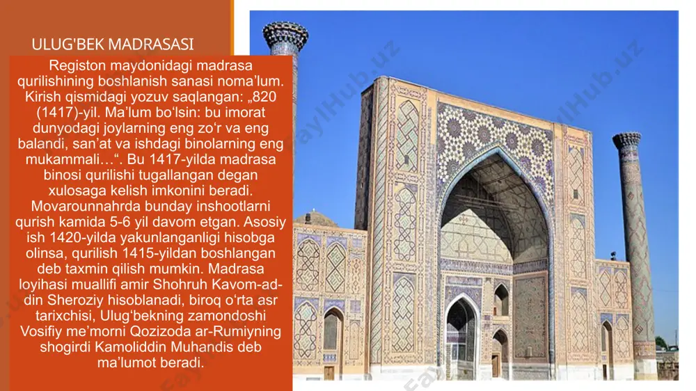 ), hujralar oʻrnida peshtoq gumbazli masjid (gʻarbida) joylashgan. dastlab „yalangtoʻshbiy kichik madrasasi“ deb nomlangan. keyinchalik masjid bezagida boshqa bir obida qurilishiga yetadigan miqdorda oltin sarflangani uchun „tillakori“ (tilladan ishlov berilgan) deb yuritila boshlagan. tilla kori madrasasidan shahar jome masjvidi va madrasa sifatida foydalanilgan. shuning uchun masjidi (63x22 m) katta va serhashamligi bilan boshqa madrasalardan ajralib turadi. tillakori madrasasi qurilishi 1646-yilda mirzoi karvonsaroyi oʻrnida oʻzbeklarning olchin urugʻidan chiqqan samarqand hokimi yalangtoʻshsh bahodir buyrugʻi bilan boshlangan. xv asrda poydevori va devorlari foydalanganligi sababli eskirgan. qurilish boshlangan vaqtda samarqanddagi masjidlari (bibixonim va alike koʻkaldosh) vayronaga aylangan edi va loyihalash jarayonida madrasa binosida oliy diniy maktab va juma masjidini birlashtirishga qaror qilingan. qurilish va pardozlash ishlari 14 yil davom etgan va yalangtoʻsh bahodir vafotidan keyin 1660-yilda yakunlangan. shu boisdan boʻlsa kerak, madrasaning ayrim elementlarini pardozlash ishlari sezilarli eʼtiborsizlik bilan olib borilgan. tillakori madrasasining qurilishi registon maydonining loyihasini yakunlab, bu yerda joylashgan meʼmoriy ansamblga tayyor …