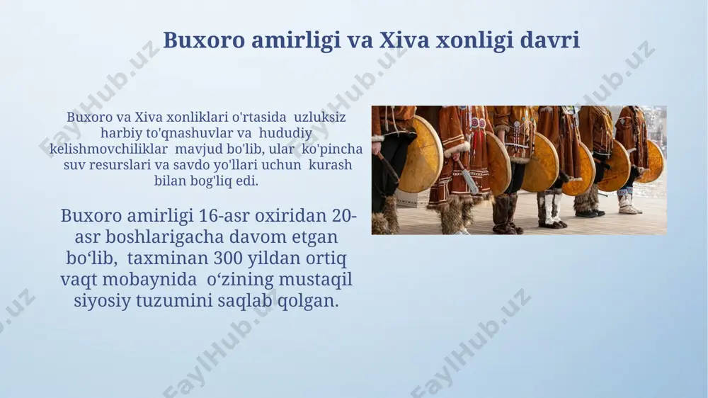 illar davomida oʻzbekiston sanoati, ayniqsa, paxta tozalash va kimyo sanoati sohasida sezilarli darajada rivojlandi, ammo bu atrof-muhitga salbiy ta’sir koʻrsatdi. ikkinchi jahon urushi davrida oʻzbekiston 1,5 milliondan ortiq askarni frontga yubordi, bu respublika aholisining sezilarli qismini tashkil etdi. zamonaviy oʻzbekiston davlatchiligi zamonaviy oʻzbekiston davlatchiligi 1991-yilda mustaqillikka erishganidan soʻng, oʻzining suverenitetini 125 ta davlat tomonidan rasman tan olinishi bilan mustahkamladi. konstitutsiya 1992-yilda qabul qilingan boʻlib, prezidentlik boshqaruv tizimi va huquqiy davlat tamoyillarini mustahkamladi, demokratik islohotlarga yoʻnaltirilgan edi. e'tiboringiz uchun rahmat @taqdimot_robot image4.png image5.jpg image6.jpg image7.jpg image8.jpg image9.jpg image10.jpg image11.jpg image12.jpg image13.jpg image14.jpg image15.jpg image3.jpeg