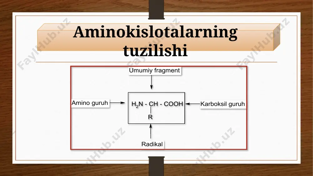ol bilan ta’siri (senger reaksiyasi) peptid sintezi agar ikkita aminokislotani aralishtirib yuborilsa, ular tartibsiz holda bir biriga bog‘lanib qolib, tо‘rtta dipeptid hosil bо‘ladi. shuning uchun ularni ketma-ket bir biriga bog‘lash zarurdir. bir necha yuzta - aminokislotalarni ma’lum izchillikda bog‘lashda kо‘pchilik qiyinchiliklar bilan tо‘qnashiladi. bu ishni amalga oshirishda berilgan sxema bо‘yicha polipeptid zanjirni sintezlashdagi ilk muvaffaqiyatlarga peptid tabiatli gormonlar oksitotsin, vazopressin, insulin sintezida erishilgan birinchi aminokislotaning aminoguruxirni karbobenzoksixlorid bilan atsillash reaksiyasi shu kislotaning karboksil guruxini etilxlorformiat bilan reaksiyasi ikkinchi aminokislotaning karboksil guruxini etil spirt bilan eterifikatsiyalash reaksiyasi ikkita aminokislotani reaksiyaga kirishtirib amid bog‘ini hosil qilish reaksiyasi birinchi aminokislotani xiimoyasini vodorod bilan qaytarib yechish ikkinchi aminokislotani murakkab efir guruxini ishqoriy muxitda gidrolizlash peptid sintezi r c6h5 - ch2 – o – c – cl + h2n – ch – cooh o karbobenzoksixlorid -аminokislota c6h5ch2 – o – c – nh – ch – соон o r ximoyalangan - aminokislota 2. каrboksil guruhni …