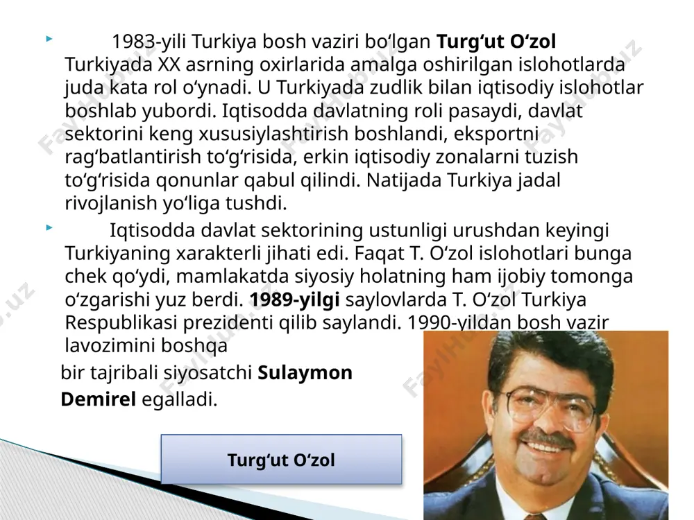 toy yordam ko‘rsata boshladi, nemislar, yaponlar, hindlar hamkorlikdagi korxonalar qurdi. ammo ijtimoiy hayotda o‘zgarishlar sekin kechdi, keskin islohotlar amalga oshirilmadi. shunga qaramasdan, bu o‘zgarishlar shohni ag‘darish tarafdorlarini faollash tirib yubordi. natijada 1973-yili shoh taxtdan ag‘darildi. muhammad dovud prezident deb e’lon qilindi. m. dovud bir qator islohotlarni amalga oshirdi. ammo bular afg‘on xalqining juda kam qismiga ta’sir qildi, xolos. eng muhim tadbirlardan biri savodsizlikni tugatish bo‘yicha davlat boshqarmasini tuzish bo‘ldi. davlat ta’limni to‘liq o‘z nazoratiga oldi, barcha maktablar va o‘quv yurtlari maorif vazirligi ixtiyoriga o‘tkazildi. 1977-yili yangi konstitutsiya qabul qilinib, unga ko‘ra m. dovud umrbod prezident deb e’lon qilindi. ammo m. dovud armiya ustidan o‘z hukmronligini o‘rnata olmadi. 1978-yil 27-aprelda afg‘oniston harbiy-havo kuchlari qo‘mondoni polkovnik abdul qodir boshchiligidagi harbiylar davlat to‘ntarishini amalga oshirib, m. dovudni hokimiyatdan chetlatdi. inqilobiy kengash tuzilib, u o‘zini afg‘onistondagi oliy hokimiyat deb e’lon qildi. kengash-ga nur muhammad taraqqiy boshchilik qildi. hokimiyatga kelgan guruh ichida ham birlik yo‘q …