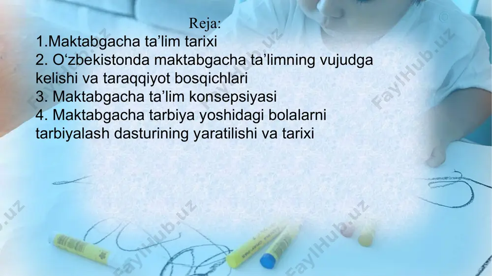 22 tomonlar bir xil. ularning yordamida bola ashyolarning turli shakllari bilan tanishadi. kubik o‘z shakli va barqarorligi bilan sharning aksidir. shar nemis olimi tomonidan harakatlanish ramzi, kubik esa barqarorlik ramzi, xilma-xillikda yagonalik ramzi hisoblanadi. shu narsa nazarda tutiladiki, kub yagona, ammo unga qaysi tomondan qarayotganingizga ko‘ra ko‘rinishi turlicha bo‘ladi:. qirrasi, tomoni, uchi bilan. silindr sharning ham, kubning ham xossalarini birlashtiradi: u asosiga qo‘yilganda barqaror, yotqizilganda harakatlanadi uchinchi tuhfa – bu 8 ta kubikka bo‘lingan kub. ya’ni, kub o‘rtasidan bo‘lingan, har bir qismi esa – to‘rt bo‘lаkkа. buning yordamida, frebelning fikricha, bola butun narsa va uning tarkibiy qismlari haqida tasavvurga ega bo‘ladi. shu tufayli bola o‘z ijodini rivojlantirish, kubiklardan narsalar qurish, ularni turlicha kombinatsiyalarga birlashtirish imkoniga ega bo‘ladi. to‘rtinchi tuhfa – bu o‘sha o‘lchamli kub bo‘lib, u 8 ta plitkaga bo‘lingan. ya’ni, kubik o‘rtasidan bo‘linadi, har bir qismi esa to‘rtta cho‘ziq plitkaga bo‘linadi. har bir plitkaning uzunligi kubik tomoniga teng, qalinligi …
