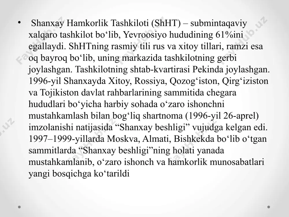 vor sohalardagi mintaqaviy hamkorlikni chuqurlashtirishga qaratilgan salmoqli hujjatlar to‘plamining imzolanishi kutilmoqda. taʼkidlash joizki, bo‘lajak majlis shht yetakchilarining 2020 yilda koronavirus pandemiyasi boshlanganidan so‘ng o‘tgan oxirgi uch yilda birinchi yuzma-yuz uchrashuvi bo‘ladi. shuningdek, sammit chog'ida o‘zbekiston respublikasining shhtdagi raisligiga yakun yasaladi. qayd etilishicha, sammitda shht faoliyatining muhim sohalaridagi hamkorlik holati va uni rivojlantirish istiqbollari muhokama qilindi. shht davlat rahbarlari kengashining samarqand deklaratsiyasi tadbirning bosh yakuniy hujjati bo‘ldi. jami 44 ta hujjat — bitim, konseptsiya, dasturlar va boshqa qarorlar qabul qilindi. bu tashkilot tarixida rekord ko‘rsatkichdir. jumladan: shhtga a’zo davlatlarning uzoq muddatli yaxshi qo‘shnichiligi, do‘stligi va hamkorligi to‘g‘risidagi shartnoma qoidalarini 2023—2027-yillarda amalga oshirish bo‘yicha kompleks harakatlar rejasi to‘g‘risida; shhtga a’zo davlatlarning o‘zaro bog‘liqlikni rivojlantirish va samarali transport yo‘laklarini yaratish bo‘yicha konseptsiyasi to‘g‘risida; “shhtning ezgu niyat elchisi” faxriy unvoni to‘g‘risidagi nizom to‘g‘risida; shhtga a’zo davlatlarning o‘zaro hisob-kitoblarida milliy valyutalar ulushini bosqichma-bosqich oshirish bo‘yicha “yo‘l xaritasi” to‘g‘risida; eronning shhtga a’zo davlat maqomini olish uchun …