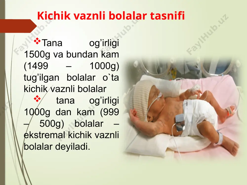 hish xususiyatlari. muddatiga etmay tug’ilgan chaqaloqlarda tana vaznini yo`qotilishi tug’ilgandagi vazniga nisbatan o`rta hisobda 9-14% ni tashkil qiladi. tananing birlamchi vazniga tiklanishi hayotining 2-3-haftasigacha davom etadi. muddatiga etmay tug’ilgan chaqaloqlarda tranzitor giperbilirubinemiya 90-95% qayd qilinadi muddatiga etmay tug’ilgan bolalar qonida bilirubin miqdori 85 mkmol’/l gacha etadi, biroq uning yo`qolishi sekinroq ro`y beradi. barvaqt tug’ilgan chaqaloqlarda sariqlik intensivligi bilan giperbilirubinemiya darajasi o`rtasida o`zaro aloqadorlik bo`lmaydi. muddatiga etmay tug’ilgan bolada jigar ferment tizimining birmuncha sekin etilishi bilirubin intoksikatsiyasi havfini tug’diradi, yadroli sariqlik bilvosita bilirubinning nisbatan kam kontsentratsiyalarida vujudga kelishi mumkin (170 mkmol’/l). muddatiga etmay tug’ilgan bolalarda bilirubin miqdorining pasayishi ham sekinlashgan bo`ladi va ko`rinib turadigan sariklik uzoq vaqt 2 haftagacha va undan ortiq qayd qilinishi mumkin. muddatiga etmay tug’ilganlarda gormonal kriz amalda qayd qilinmaydi. bundan tashqari muddatiga etmay tug’ilganlarda yoki tana vazni ekstremal kichik bolalarda aksariyat holatlarda tranzitor gipotireoidizm rivojlanadi. issiqlik yo`qotish yo`llari bug’lanish konveksiya issiqlik o’tkazuvchanlik nurlatish “issiqlik zanjiri” qadamlari: tug’ruq …