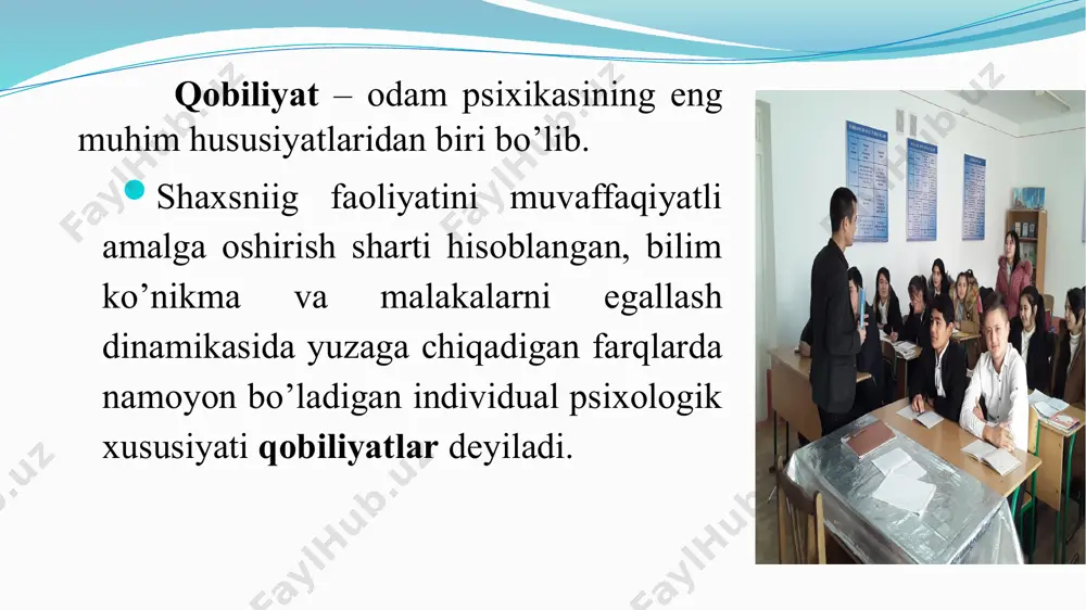 da qanday odam bo’lishi haqidagi tasavvur bilan bog`liq bo’lgan shaxsni tarbiyalab yetishtirishda, tarbiyalanuvchining qanday fazilatlarining taraqqiyot etishini oldindan aytib bera olishda ifodalanadigan maxsus qobiliyat. bu qobiliyat pedagogik optimizmga, tarbiyaning qudratiga, odamga ishonish bilan bog`liq bo’ladi. 9. diqqatni taqsimlash qobiliyati – bir necha obyektlarga bir davrning o’zida o’z munosabatini bildirish. o’quvchi, o’qituvchi uchun diqqatning barcha xususiyatlari - hajmi, uning kuchi, ko’chuvchanligi, idora qilina olishi va ishga solinishining taraqqiy etgan bo’lishi muhimdir. 10. konstruktiv qobiliyat - o’quv-tarbiya ishlarini rejalashtirish va natijasini oldindan aytish qobiliyati. bu qobiliyat o’quvchi shaxsining rivojini loyihalashga, o’quv-tarbiya mazmunini, shuningdek, o’quvchilar bilan ishlash metodlarini tanlab olishga imkon beradi. 11. gnostik qobiliyat – tadqiqotga layoqatlilik bo’lib, o’z faoliyatini, bu faoliyat jarayonini va uning natijalarini tekshirish hamda o’rganish natijalariga muvofiq faoliyatni qayta qurish qobiliyatidir. quyidagi pedagogik qobiliyatning asosiy xususiyatlari o’qituvchining yuksak pedagogik-psixologik bilimlari natijasida doimiy shakllanib boradi: kommunikativ qobiliyat: o’qituvchining pedagogik jamoa va ota-onalar, mahalla ahli bilan bo’ladigan o’zaro muloqotida ularning …