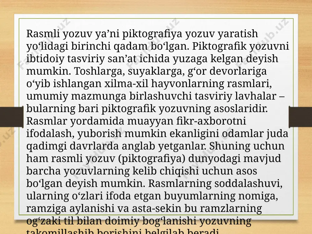 y falsafiy matnlarning parchalari, xo’jalik huquqiy va diplomatoik hujjatlar mavjud. eng qadimgi yozuv tizimlari (misr iyeroglifi, shumer mixxatlari, xitoy iyeroglifi) mil.av. iv ming yillikning oxiridan ii ming yilliklarning boshlarigacha bo‘lgan davrda shakllangan. yozuv tizimlari dastlab qadimgi sharqda vujudga kelgan. yozuvning keyingi taraqqiyot bosqichi bo‘g‘in yozuvi bo‘lib, u mil.av. ii ming yilliklarning o‘rtalarida paydo bo‘lgan. tildagi so‘zlar soniga qaraganda bo‘g‘inlar soni ancha kam, shuning uchun ham bo‘g‘in yozuvi sezilarli darajada oz belgilar tizimi bilan ish ko‘radi. harf-tovush yozuvining shakllanishi, yozuv taraqqiyoti tarixida inqilob bo‘lgan. bu yo‘nalishdagi ilk yozuv finikiya yozuvidir. finikiya alifbosining paydo bo‘lishi insoniyat uchun yozuvni takomillashtirish borasida olg‘a qo‘yilgan qadam bo‘lgan. birinchi marta sof tovush yozuvi, sanoqli harflardan iborat mukammal alifboning yuzaga kelishi jamiyatdagi yozuvni biladigan kishilar doirasini kengaytirib yuborgan. shuning uchun ham finikiy yozuvi juda tezlik bilan boshqa xalqlar orasida ham tarqalgan. bu jarayon mil.av. ix asrdan boshlangan. finikiyaliklar bilan iqtisodiy va madaniy aloqada bo‘lgan qo‘shni xalqlar mazkur …